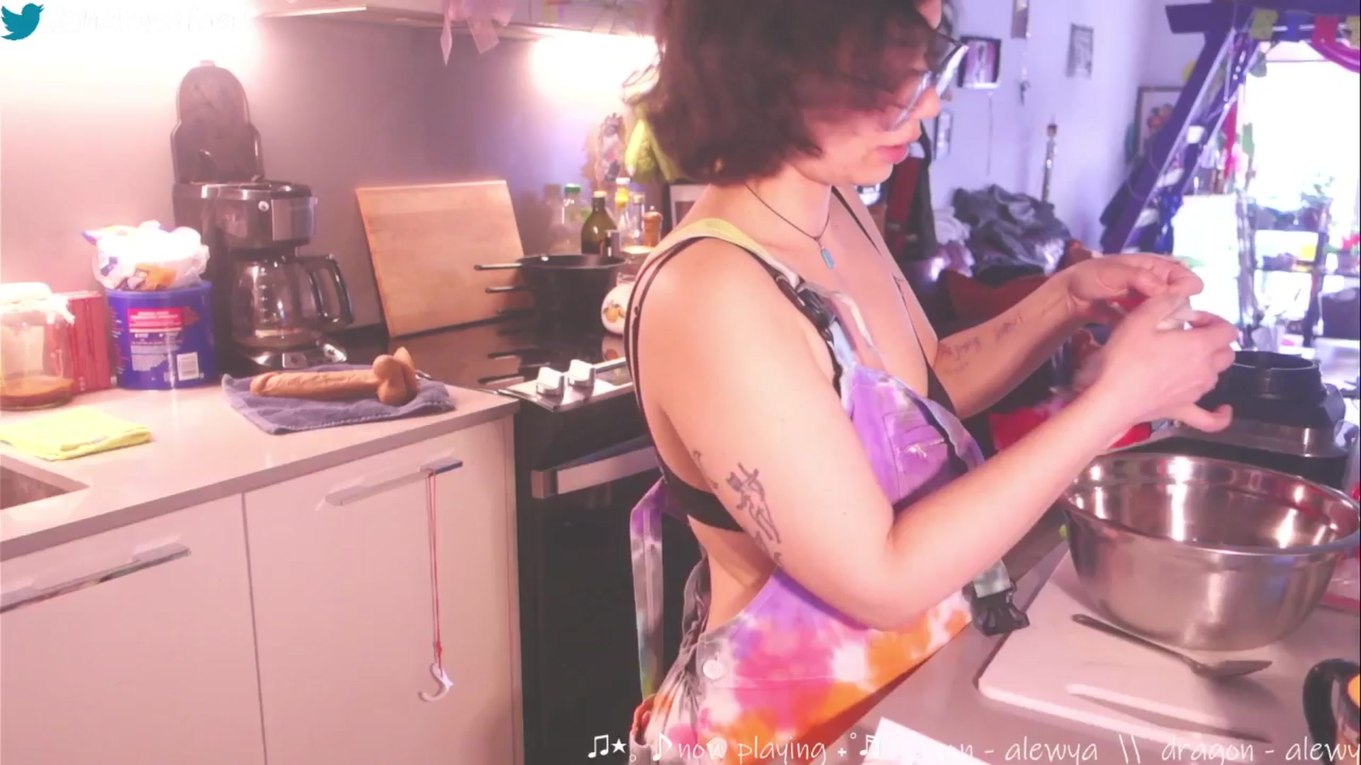 Gallery image thumbnail from HairySafaeri's myfreecams stream on, 03/19/2025, 21:04 image 1 of 20