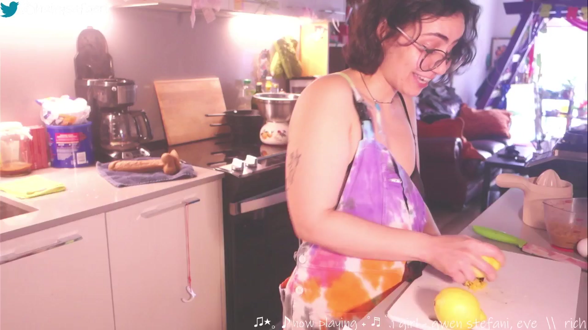 Gallery image thumbnail from HairySafaeri's myfreecams stream on, 03/19/2025, 21:04 image 3 of 20