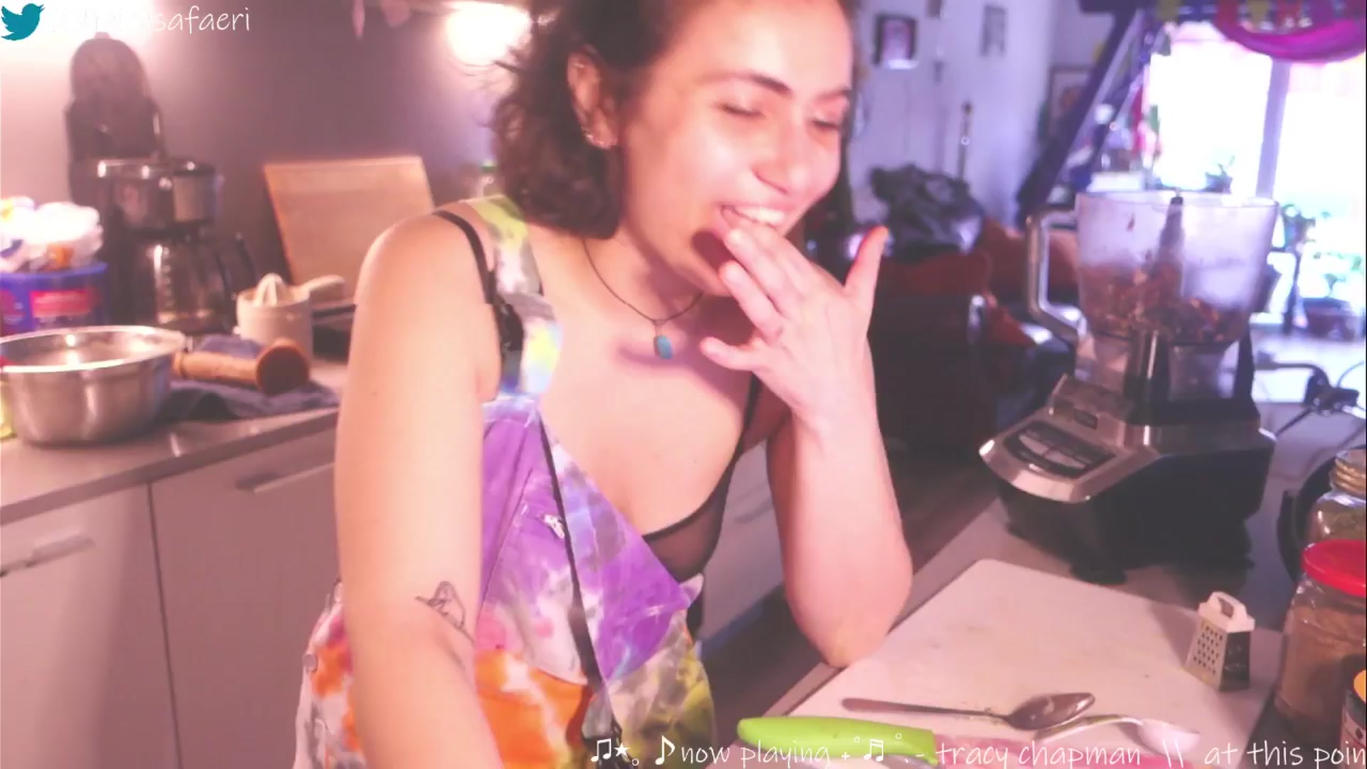 Gallery image thumbnail from HairySafaeri's myfreecams stream on, 03/19/2025, 21:04 image 15 of 20