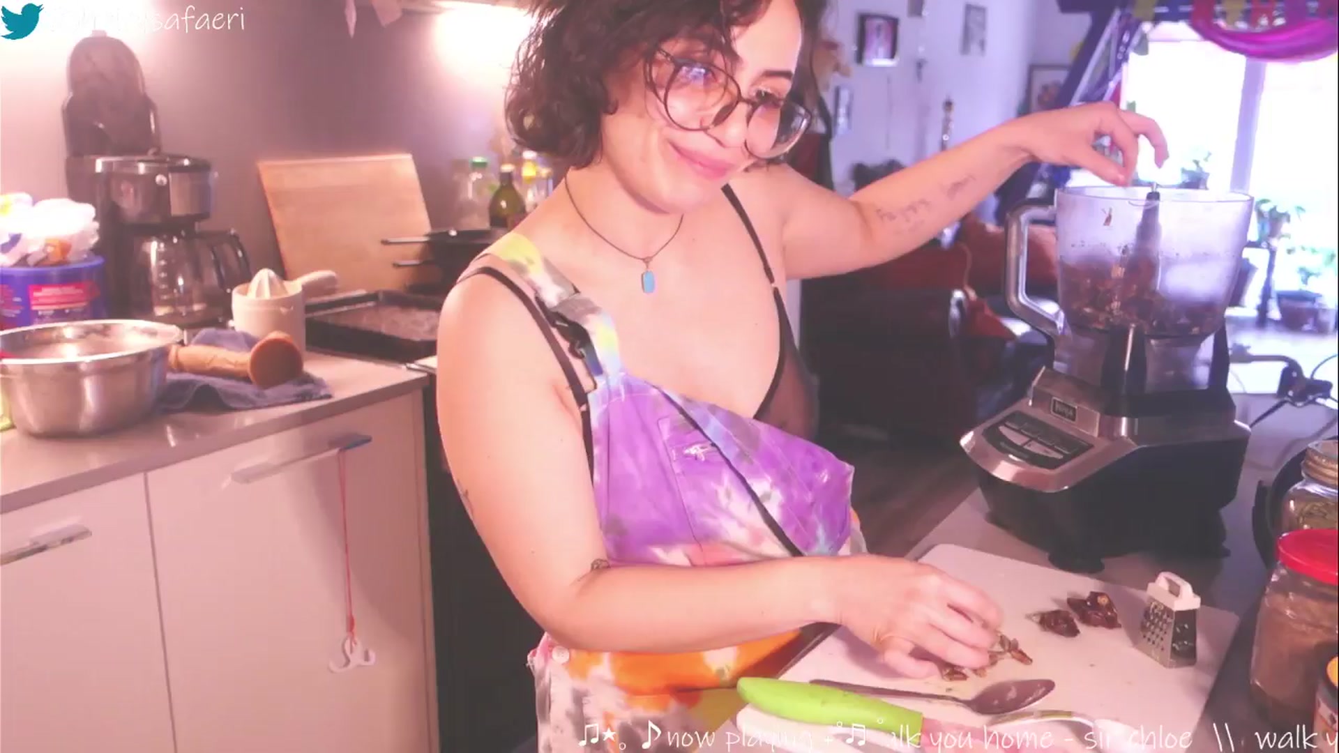 Gallery image thumbnail from HairySafaeri's myfreecams stream on, 03/19/2025, 21:04 image 14 of 20