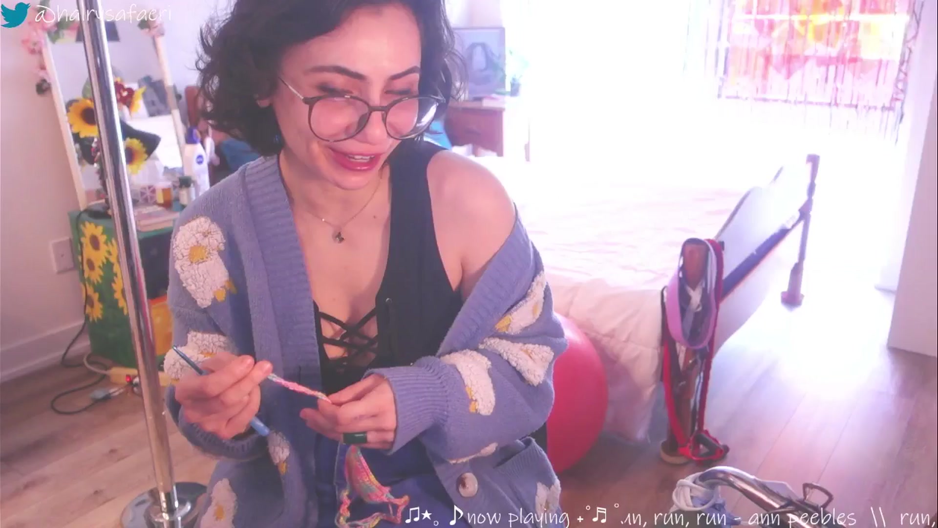 Gallery image thumbnail from HairySafaeri's myfreecams stream on, 03/20/2025, 15:25 image 11 of 20