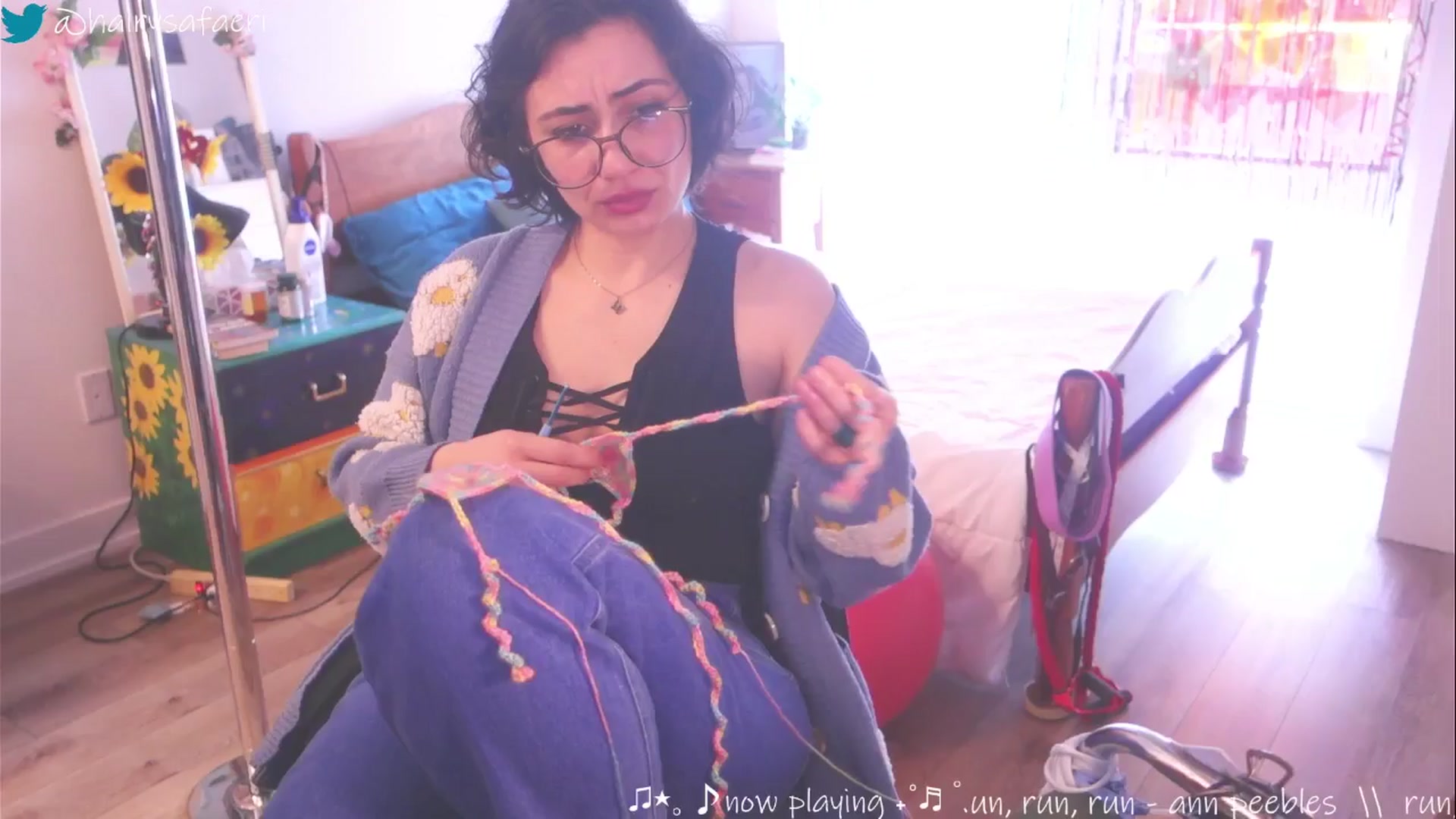 Gallery image thumbnail from HairySafaeri's myfreecams stream on, 03/20/2025, 15:25 image 10 of 20