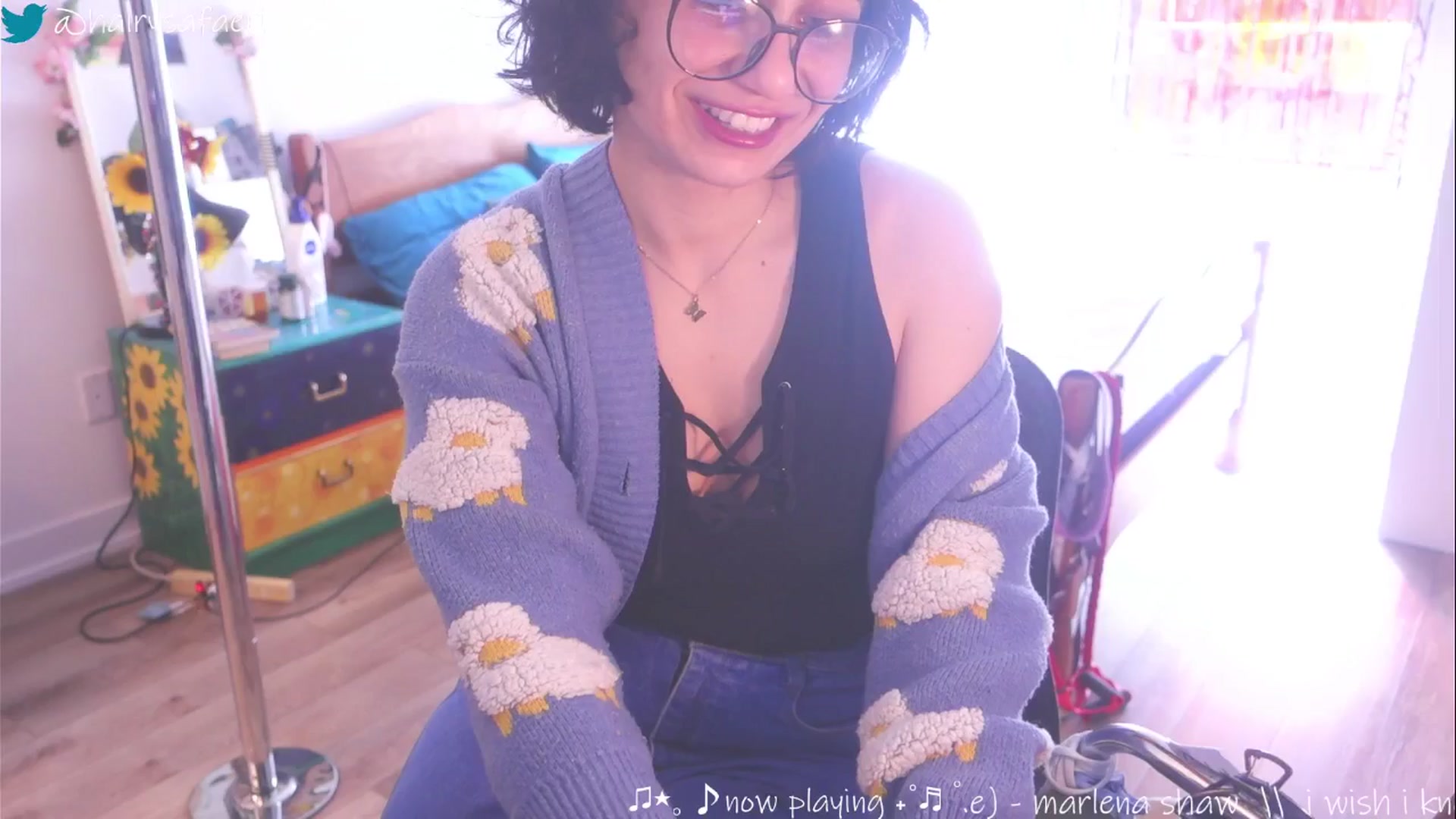 Gallery image thumbnail from HairySafaeri's myfreecams stream on, 03/20/2025, 15:25 image 14 of 20