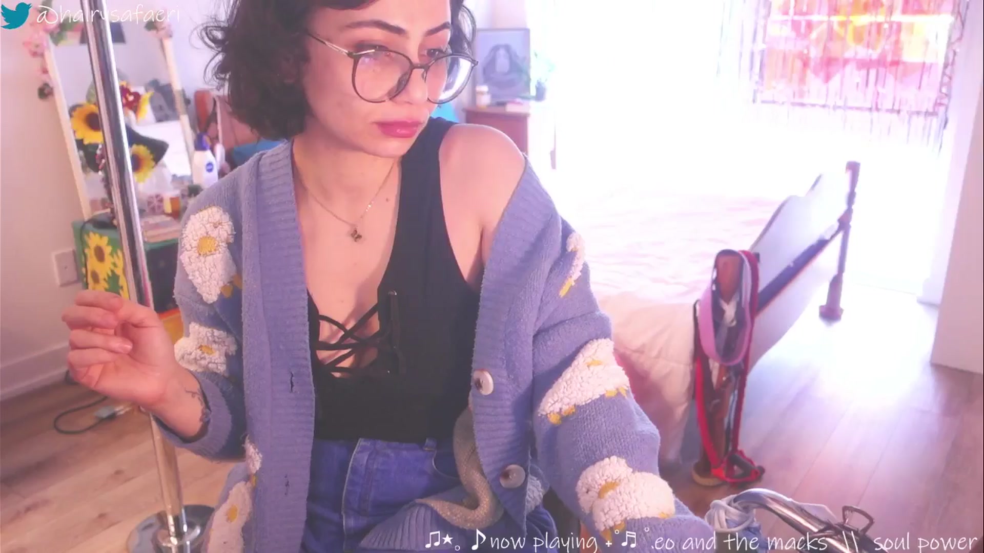 Gallery image thumbnail from HairySafaeri's myfreecams stream on, 03/20/2025, 15:25 image 4 of 20