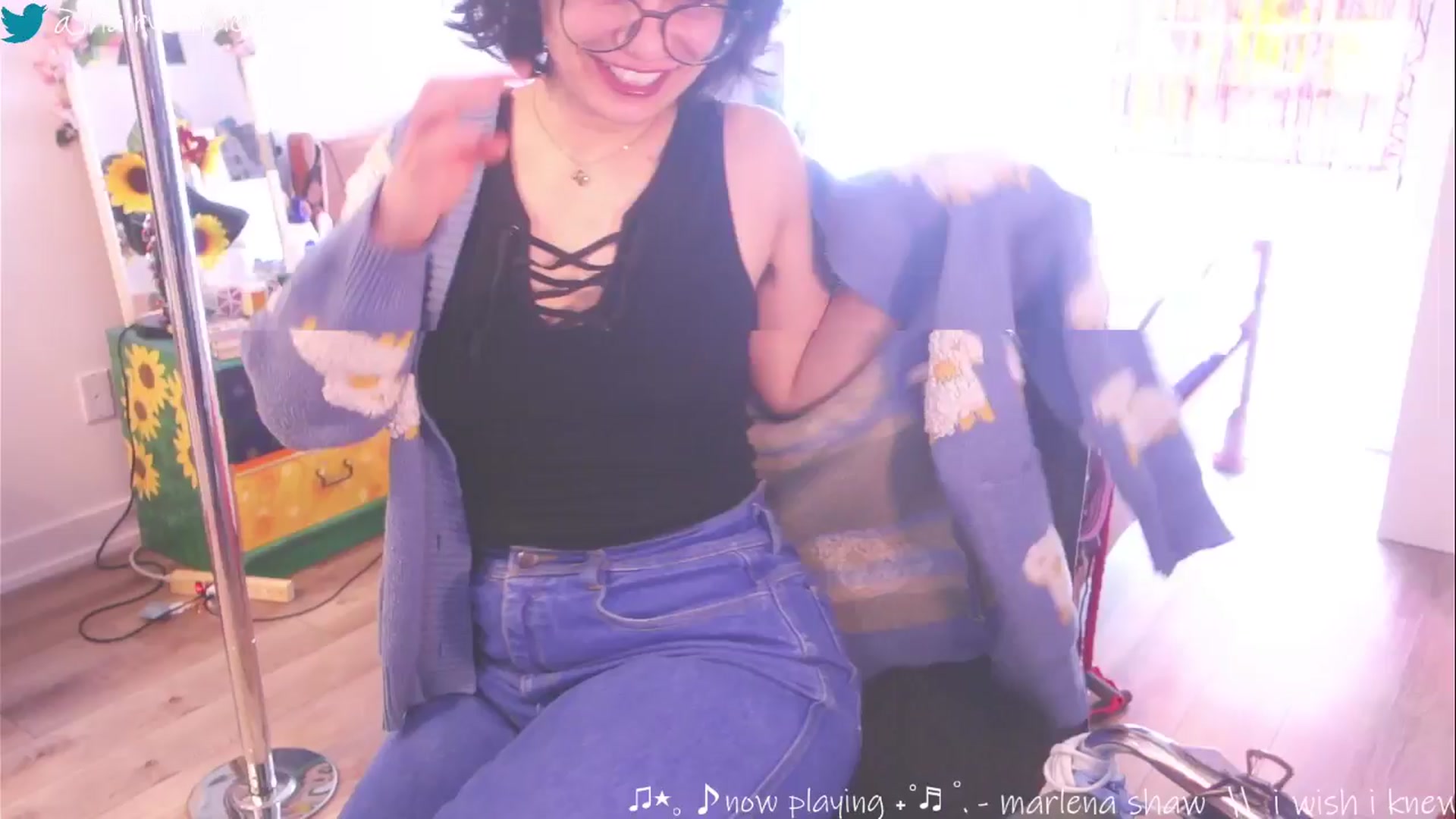 Gallery image thumbnail from HairySafaeri's myfreecams stream on, 03/20/2025, 15:25 image 12 of 20