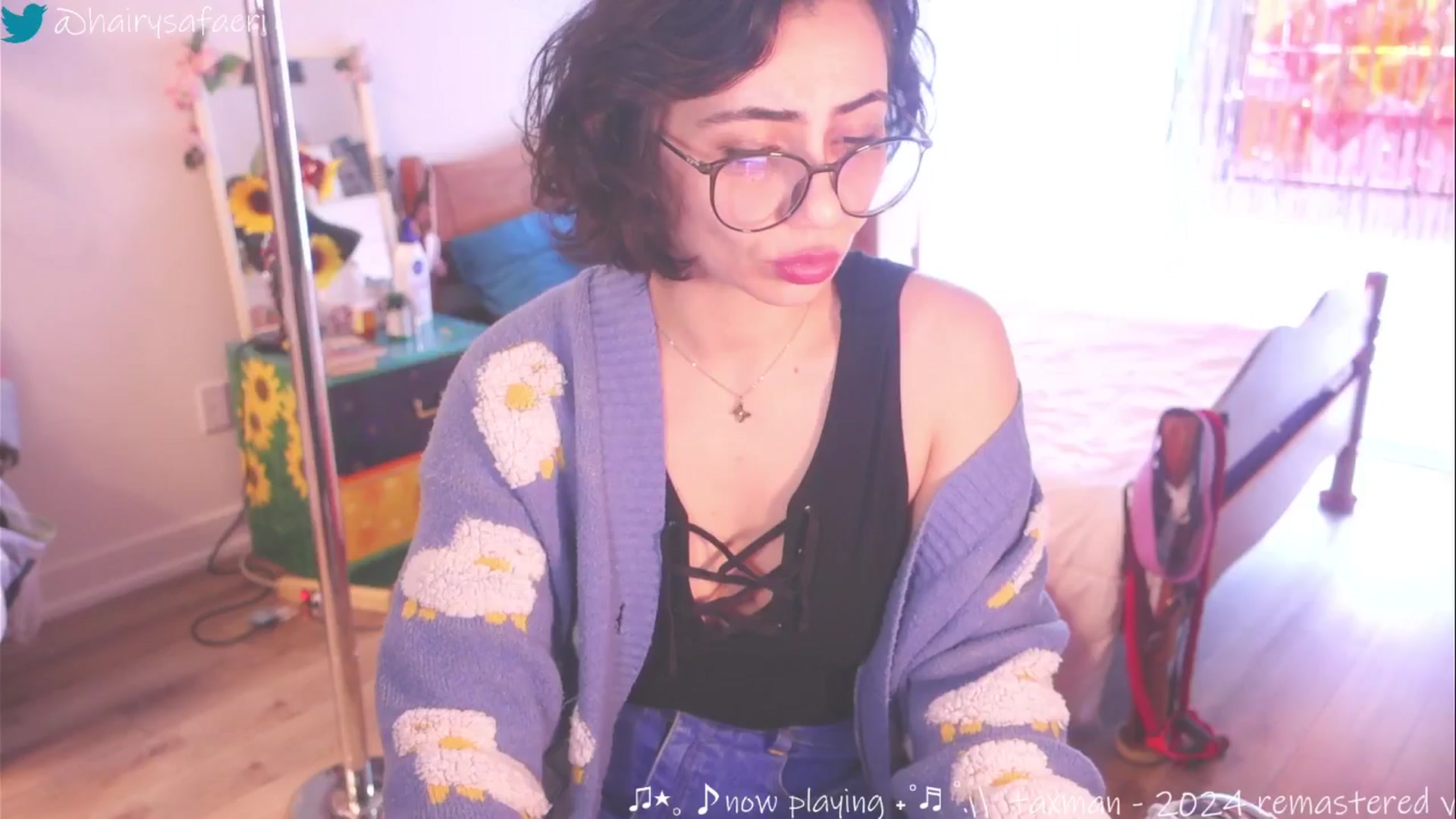 Gallery image thumbnail from HairySafaeri's myfreecams stream on, 03/20/2025, 15:25 image 3 of 20