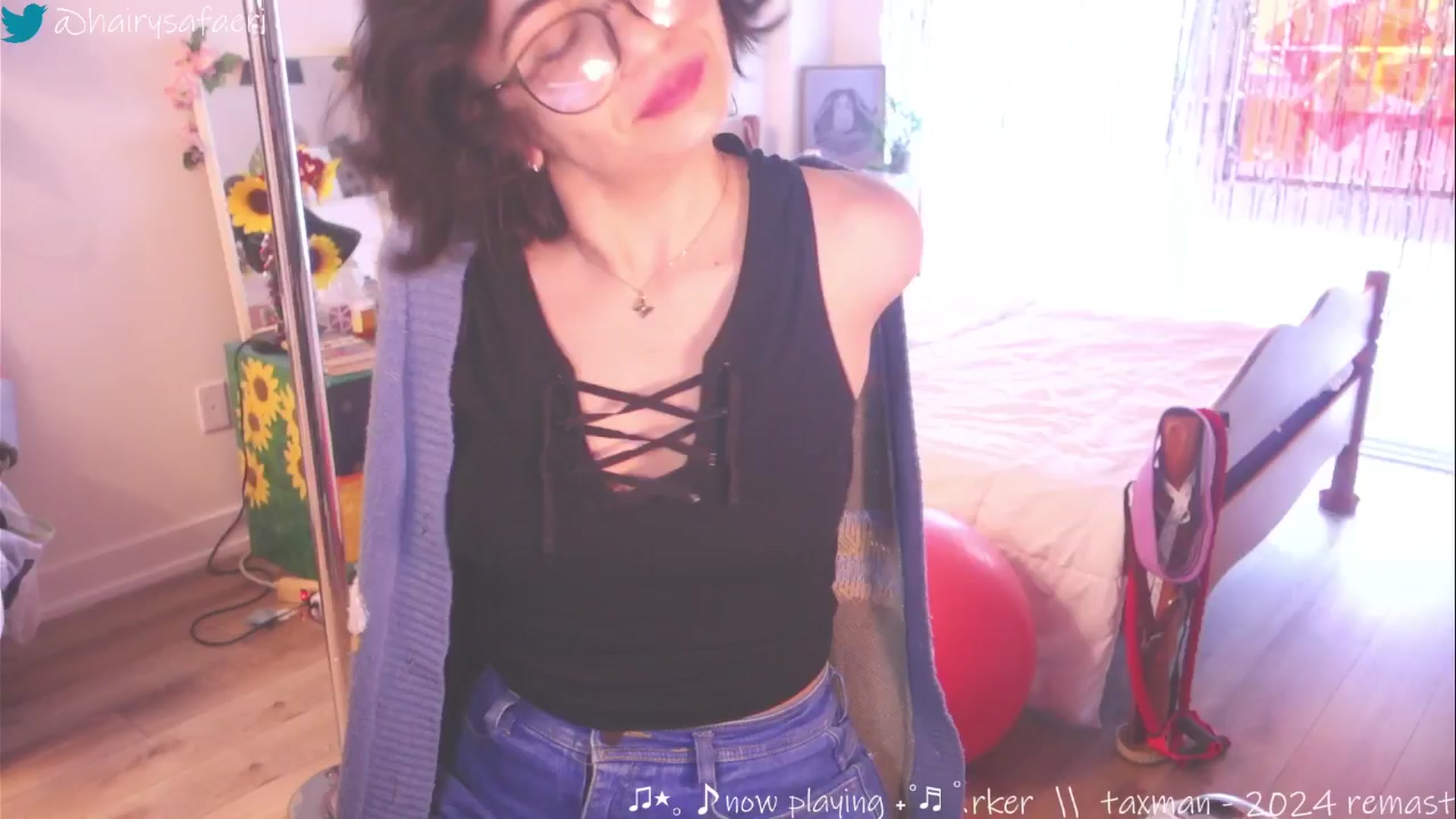 Gallery image thumbnail from HairySafaeri's myfreecams stream on, 03/20/2025, 15:25 image 1 of 20