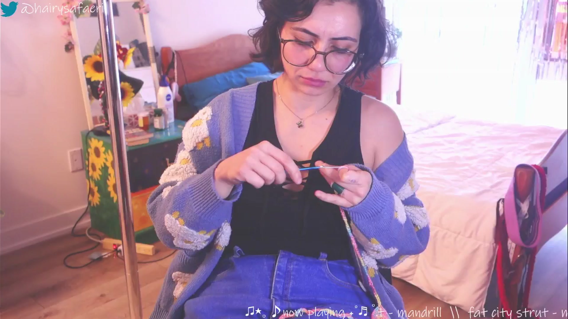 Gallery image thumbnail from HairySafaeri's myfreecams stream on, 03/20/2025, 16:01 image 16 of 20