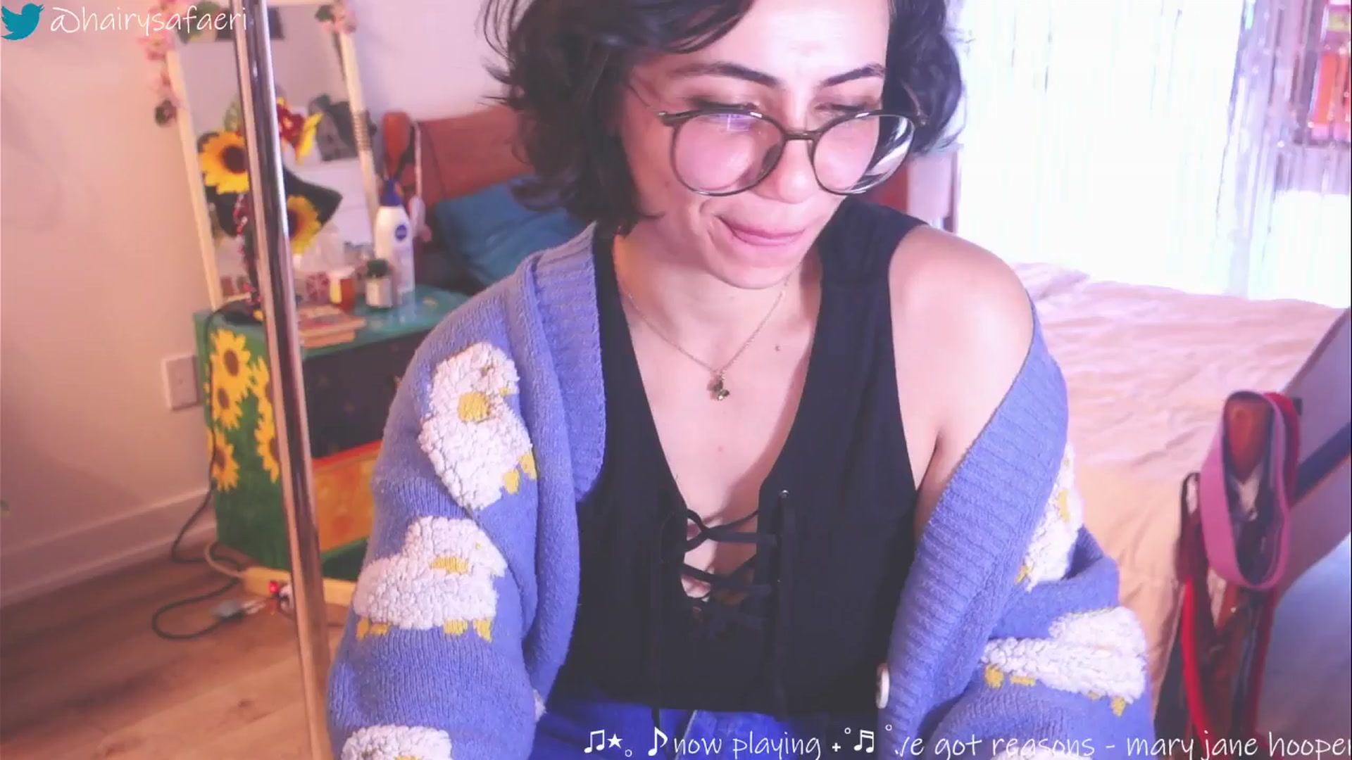 Gallery image thumbnail from HairySafaeri's myfreecams stream on, 03/20/2025, 16:01 image 18 of 20