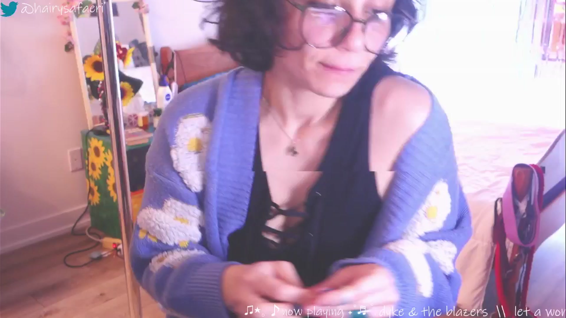 Gallery image thumbnail from HairySafaeri's myfreecams stream on, 03/20/2025, 16:43 image 6 of 20