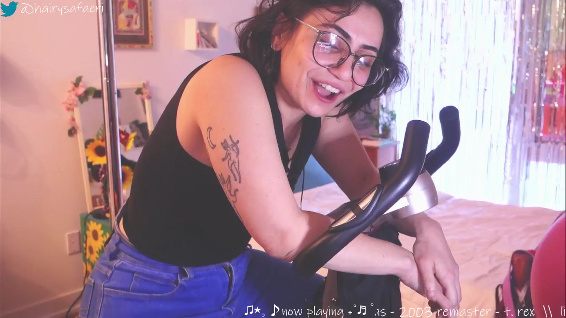 Gallery image thumbnail from HairySafaeri's myfreecams stream on, 03/20/2025, 17:25 image 4 of 20
