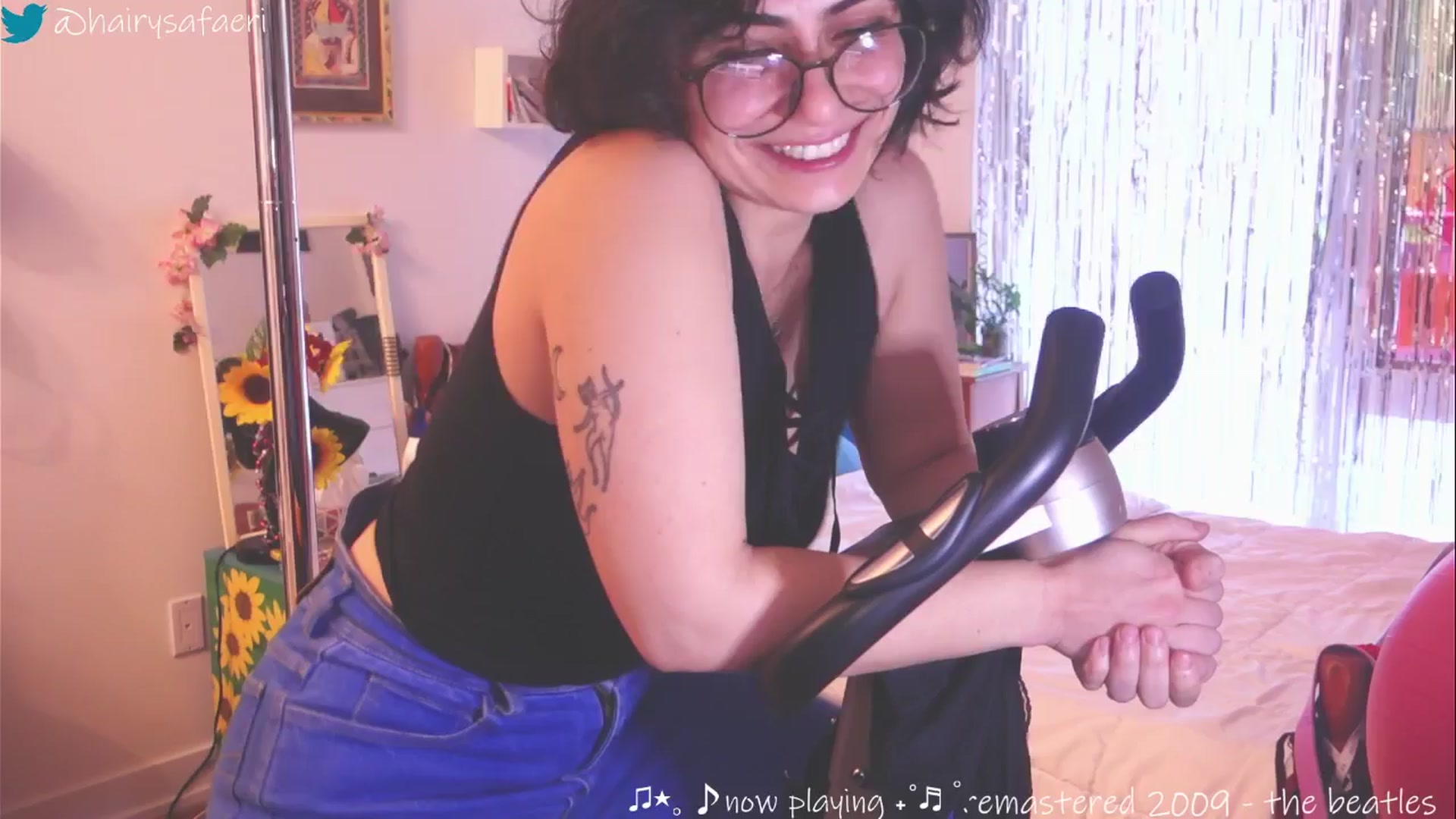 Gallery image thumbnail from HairySafaeri's myfreecams stream on, 03/20/2025, 17:25 image 6 of 20