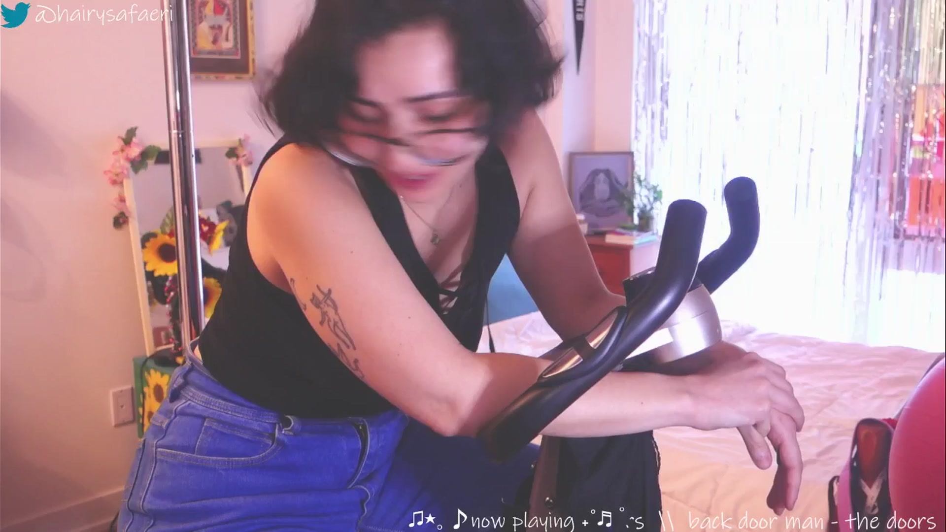 Gallery image thumbnail from HairySafaeri's myfreecams stream on, 03/20/2025, 17:25 image 16 of 20