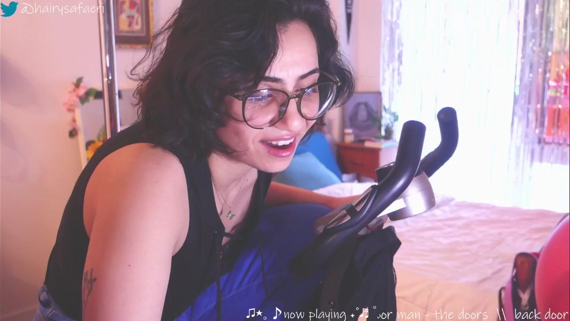 Gallery image thumbnail from HairySafaeri's myfreecams stream on, 03/20/2025, 17:25 image 12 of 20