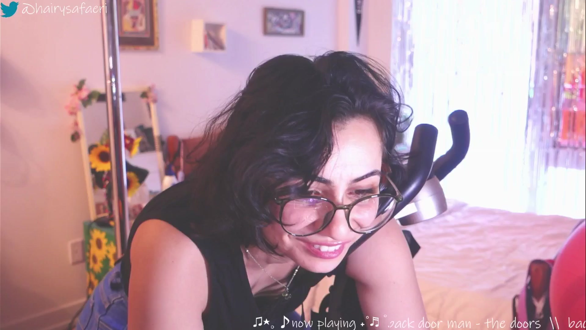 Gallery image thumbnail from HairySafaeri's myfreecams stream on, 03/20/2025, 17:25 image 14 of 20