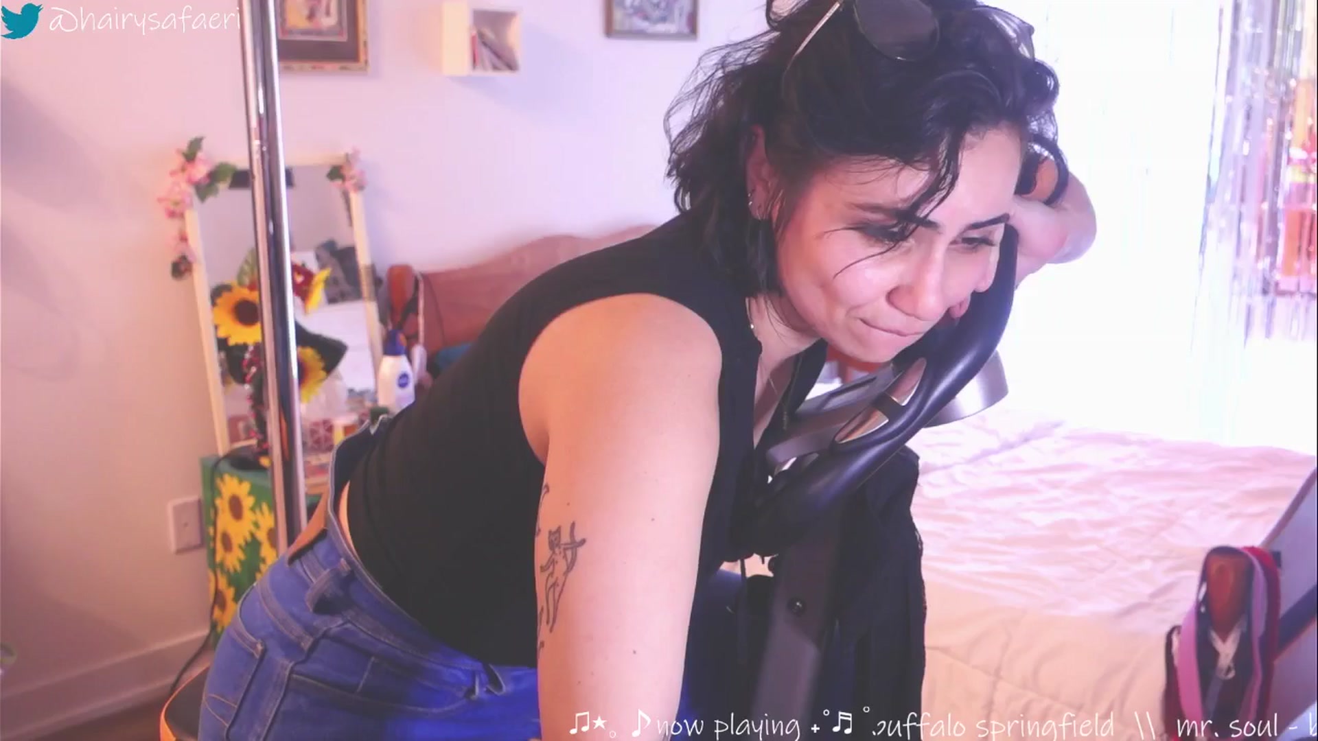 Gallery image thumbnail from HairySafaeri's myfreecams stream on, 03/20/2025, 18:09 image 1 of 20