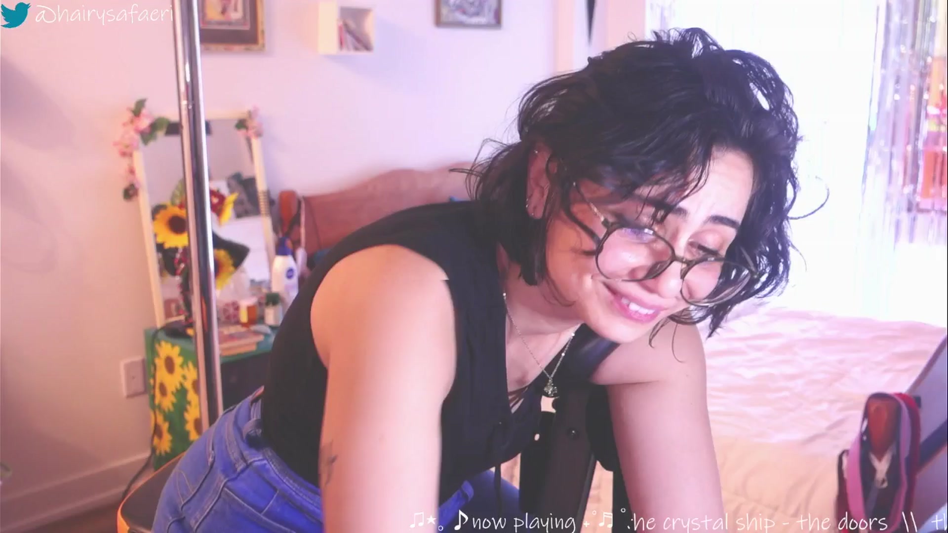 Gallery image thumbnail from HairySafaeri's myfreecams stream on, 03/20/2025, 18:09 image 14 of 20