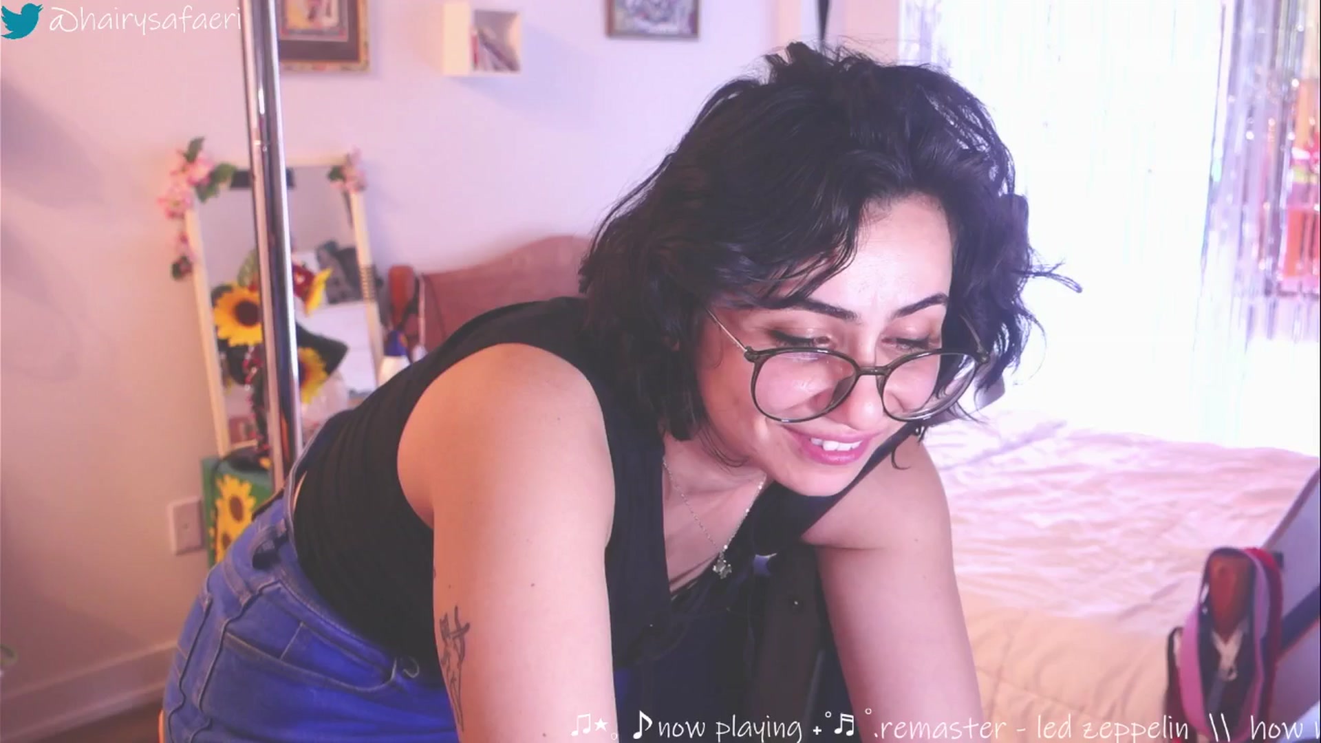 Gallery image thumbnail from HairySafaeri's myfreecams stream on, 03/20/2025, 18:09 image 19 of 20