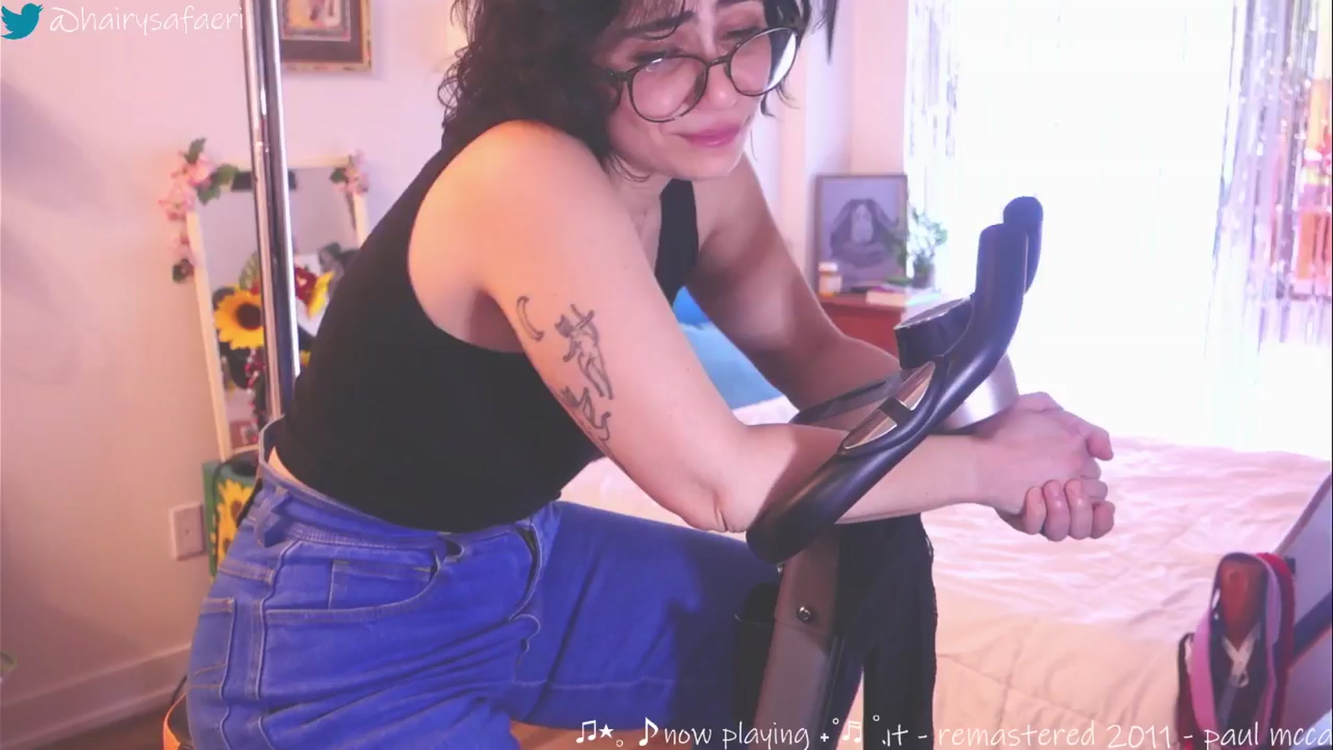 Gallery image thumbnail from HairySafaeri's myfreecams stream on, 03/20/2025, 18:09 image 4 of 20