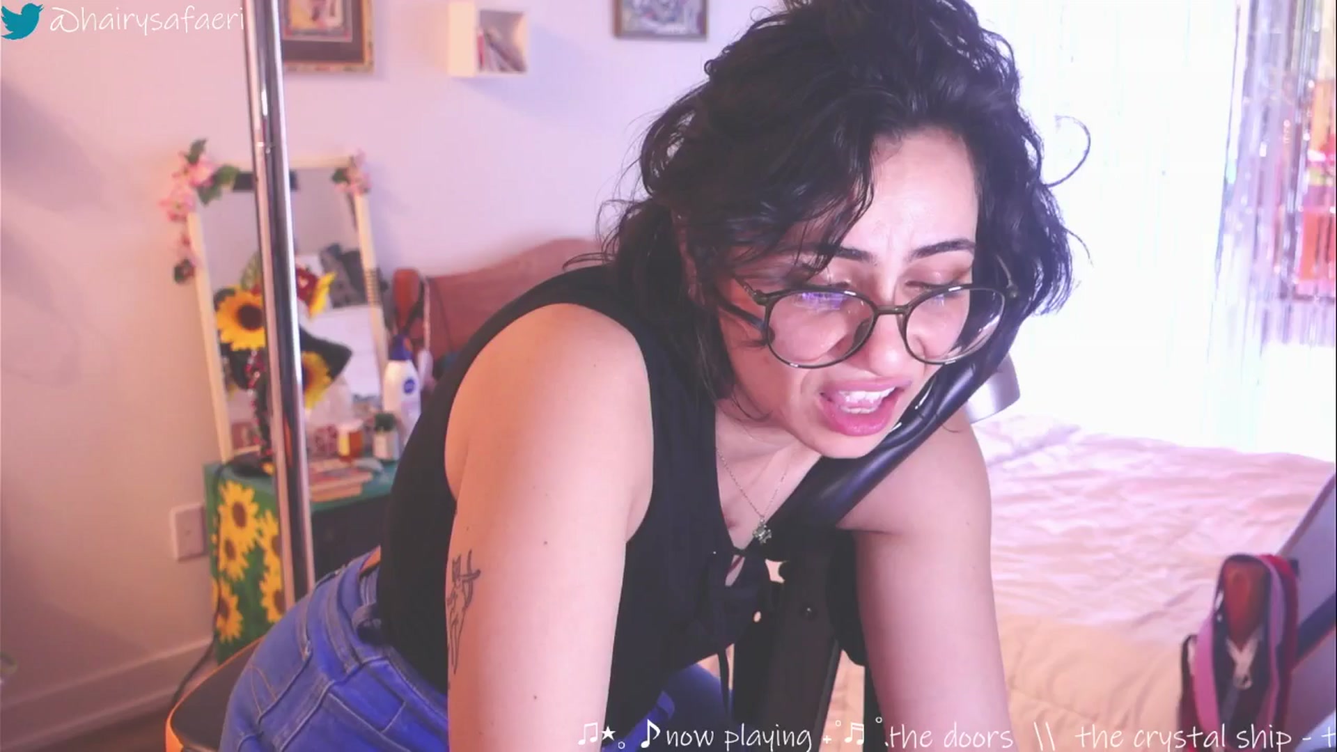 Gallery image thumbnail from HairySafaeri's myfreecams stream on, 03/20/2025, 18:09 image 12 of 20