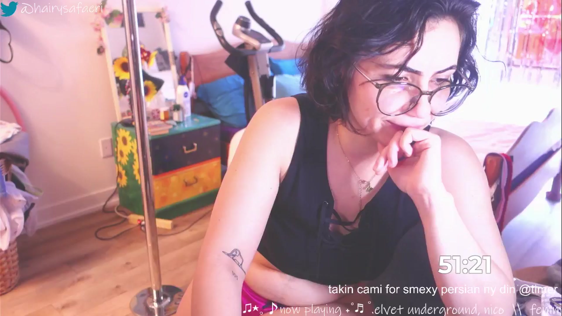 Gallery image thumbnail from HairySafaeri's myfreecams stream on, 03/20/2025, 21:10 image 12 of 20