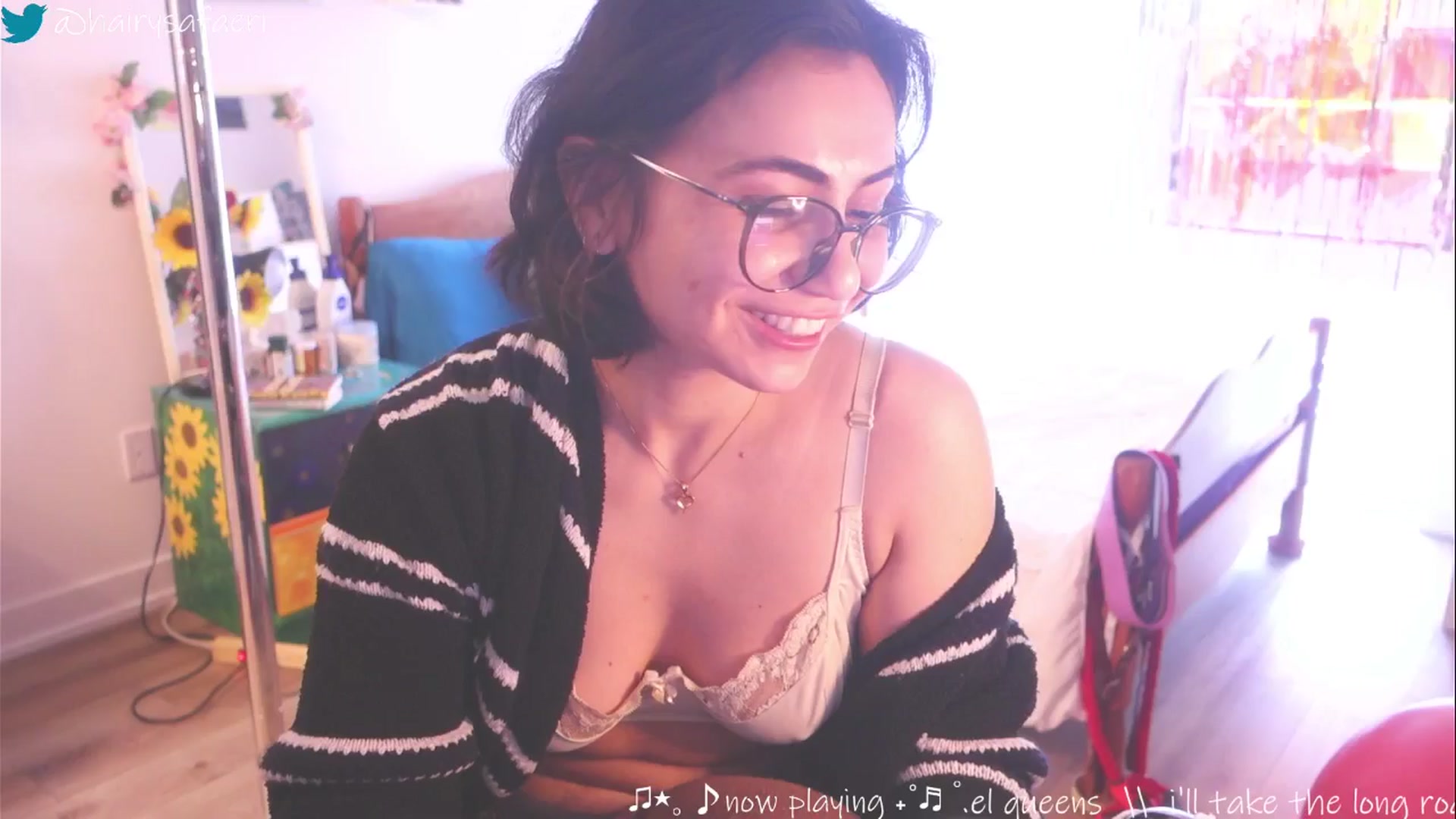 Gallery image thumbnail from HairySafaeri's myfreecams stream on, 03/24/2025, 15:33 image 13 of 20