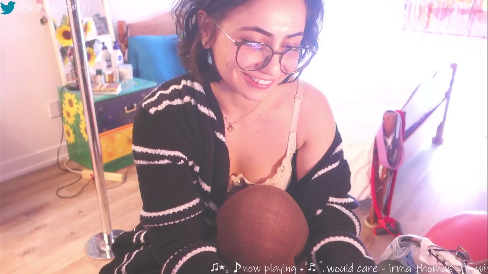 Gallery image thumbnail from HairySafaeri's myfreecams stream on, 03/24/2025, 18:06 image 3 of 20