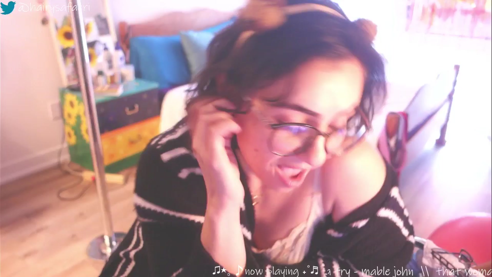 Gallery image thumbnail from HairySafaeri's myfreecams stream on, 03/24/2025, 18:06 image 6 of 20