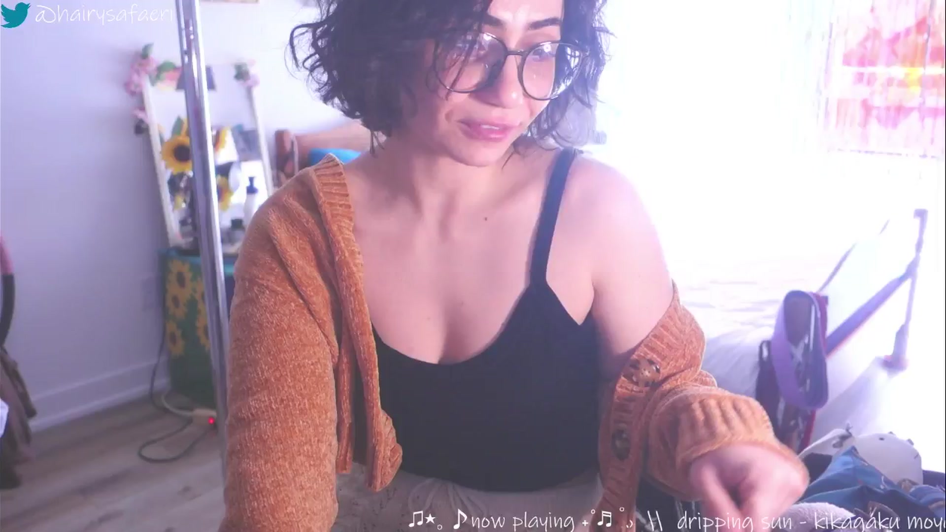 Gallery image thumbnail from HairySafaeri's myfreecams stream on, 03/26/2025, 17:16 image 3 of 20