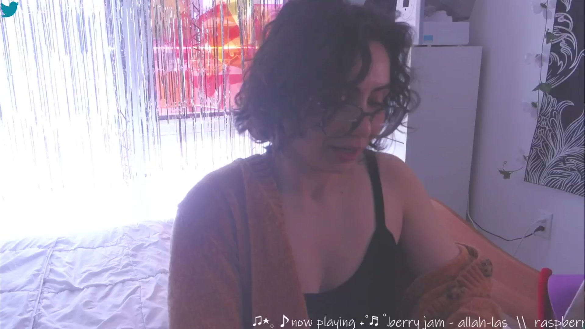 Gallery image thumbnail from HairySafaeri's myfreecams stream on, 03/26/2025, 17:16 image 12 of 20