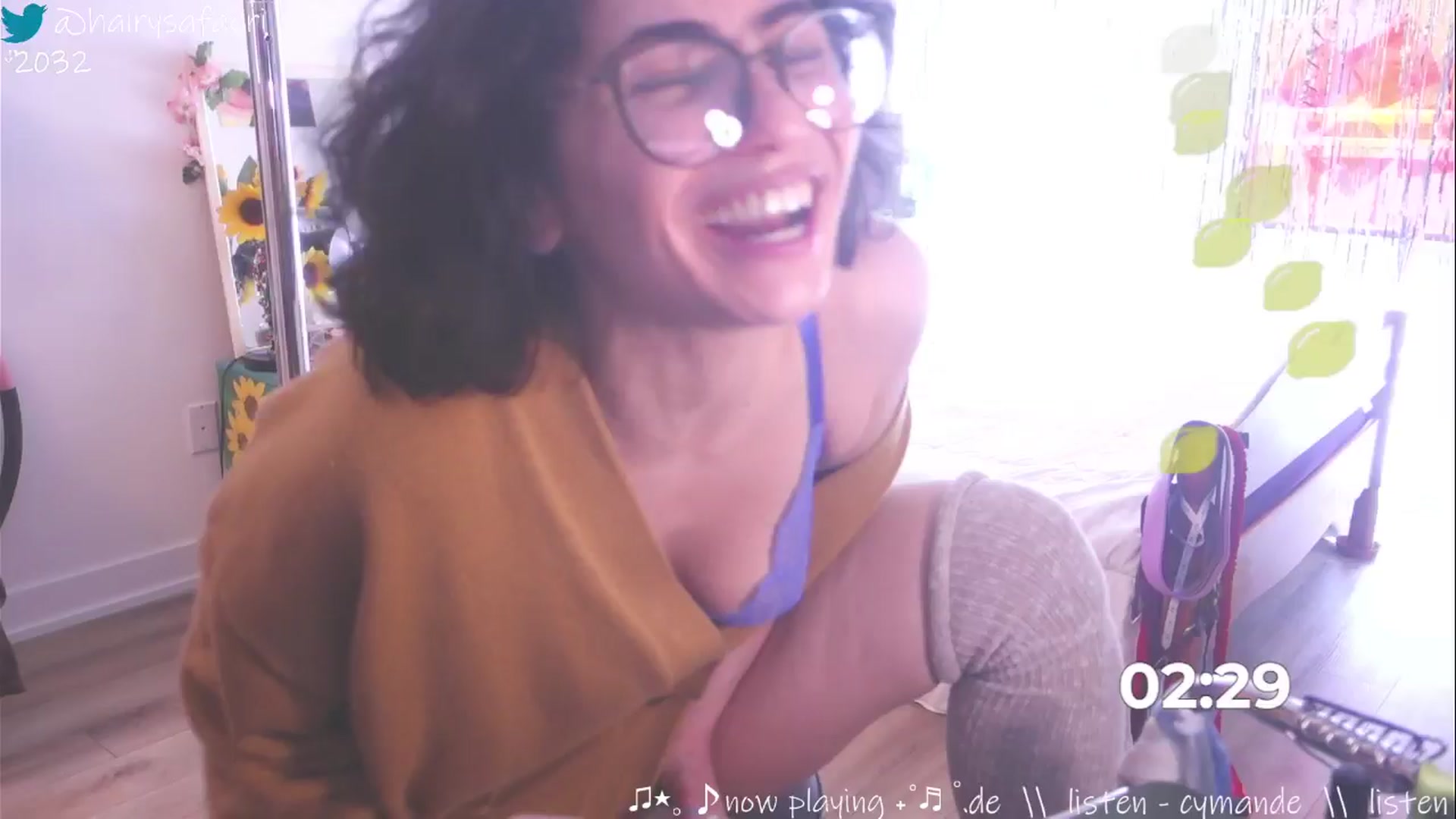 Gallery image thumbnail from HairySafaeri's myfreecams stream on, 04/03/2025, 18:21 image 14 of 20