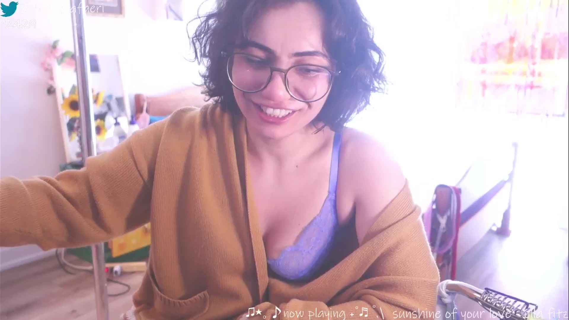 Gallery image thumbnail from HairySafaeri's myfreecams stream on, 04/03/2025, 18:21 image 11 of 20