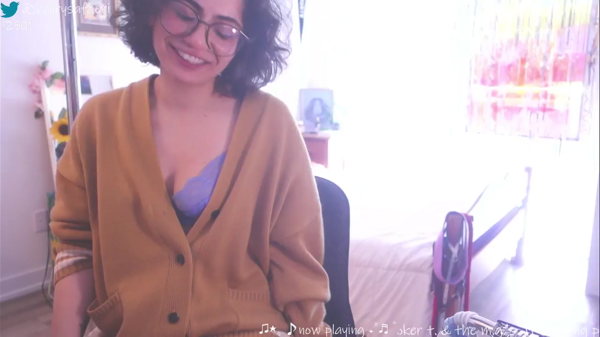Gallery image thumbnail from HairySafaeri's myfreecams stream on, 04/03/2025, 18:21 image 4 of 20