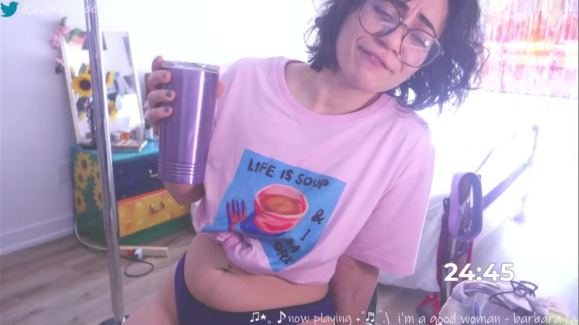 Gallery image thumbnail from HairySafaeri's myfreecams stream on, 04/07/2025, 16:05 image 15 of 20