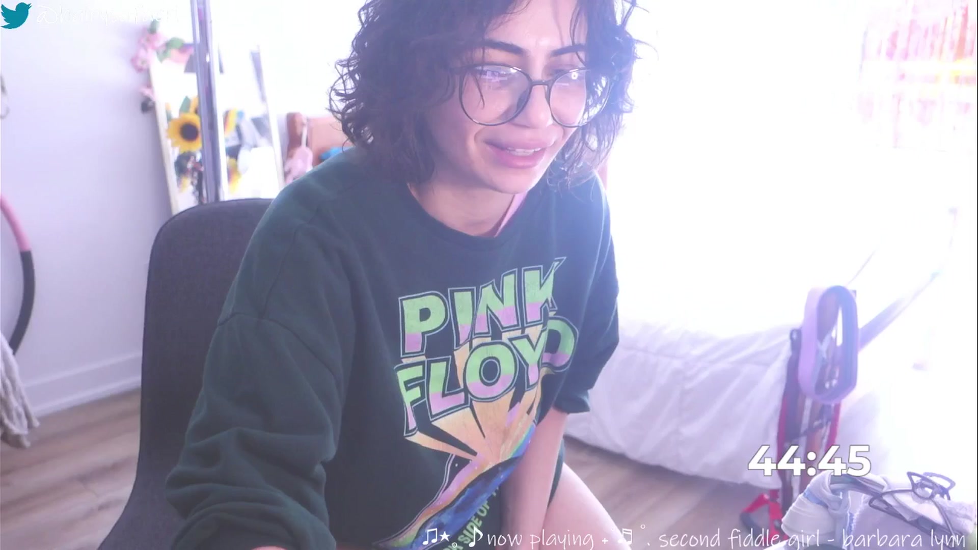 Gallery image thumbnail from HairySafaeri's myfreecams stream on, 04/07/2025, 16:05 image 10 of 20