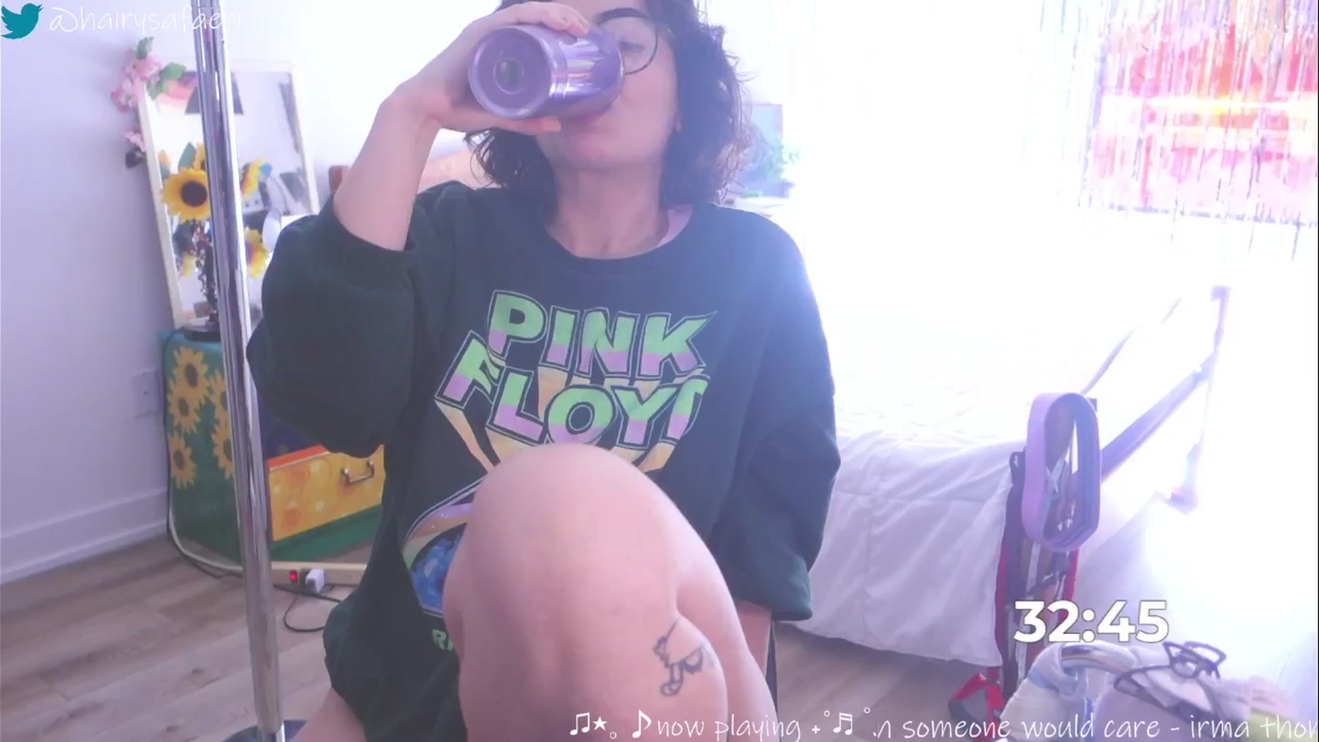 Gallery image thumbnail from HairySafaeri's myfreecams stream on, 04/07/2025, 16:05 image 13 of 20