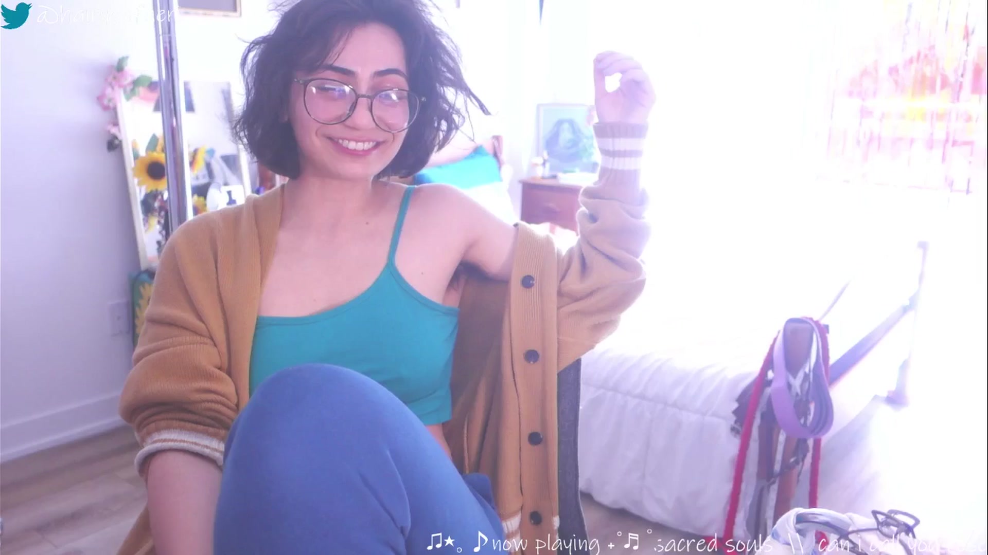 Gallery image thumbnail from HairySafaeri's myfreecams stream on, 04/08/2025, 15:48 image 18 of 20