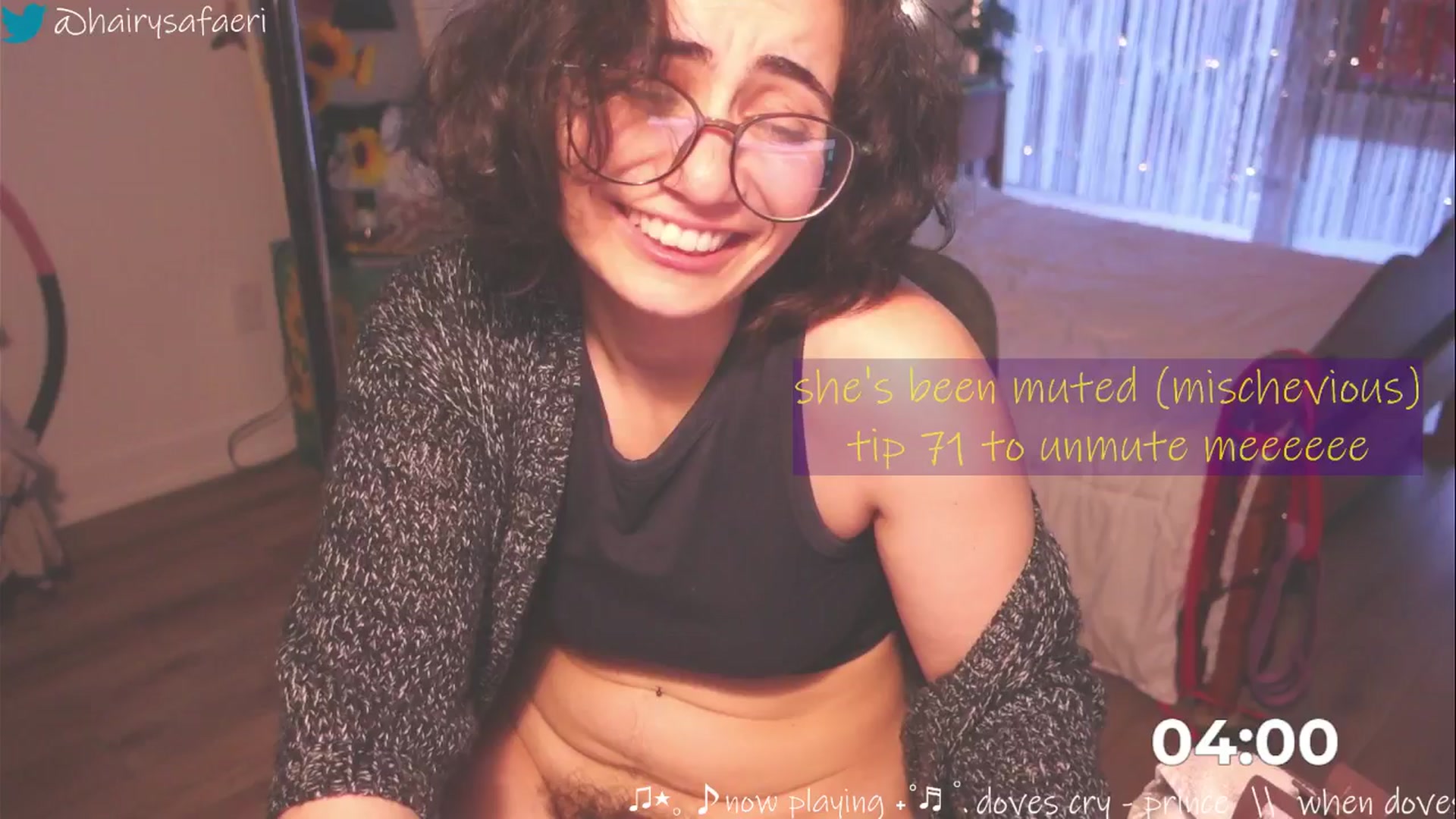 Gallery image thumbnail from HairySafaeri's myfreecams stream on, 04/16/2025, 24:02 image 4 of 20