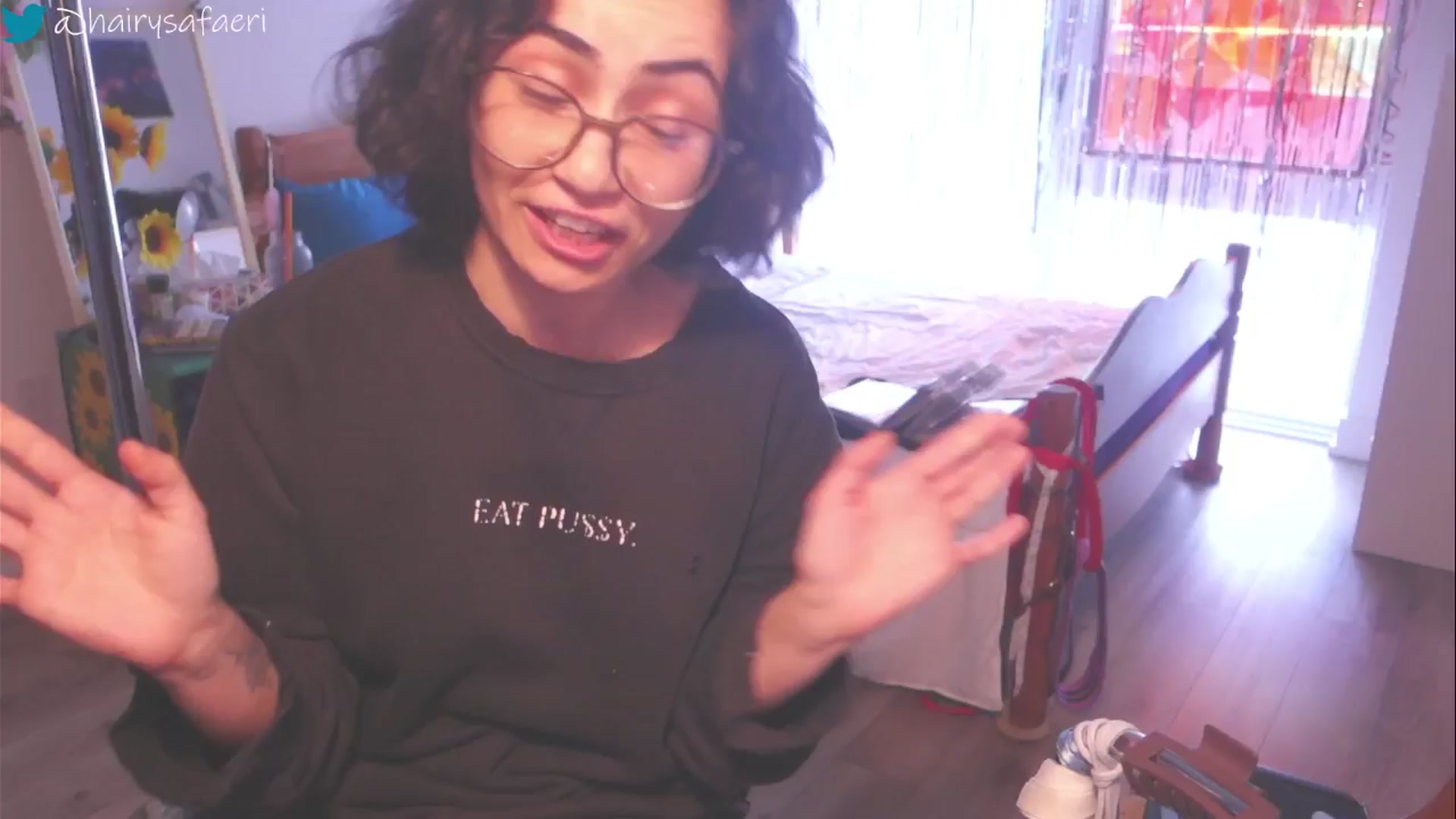 Gallery image thumbnail from HairySafaeri's myfreecams stream on, 04/16/2025, 15:09 image 4 of 20