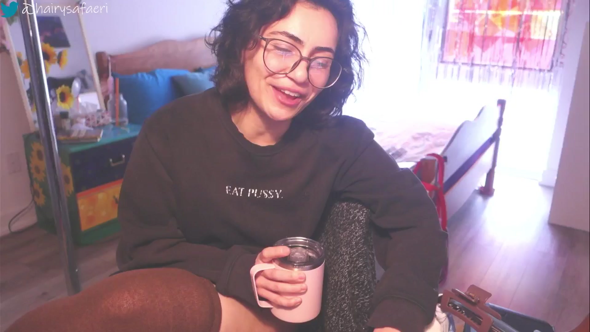 Gallery image thumbnail from HairySafaeri's myfreecams stream on, 04/16/2025, 15:09 image 13 of 20