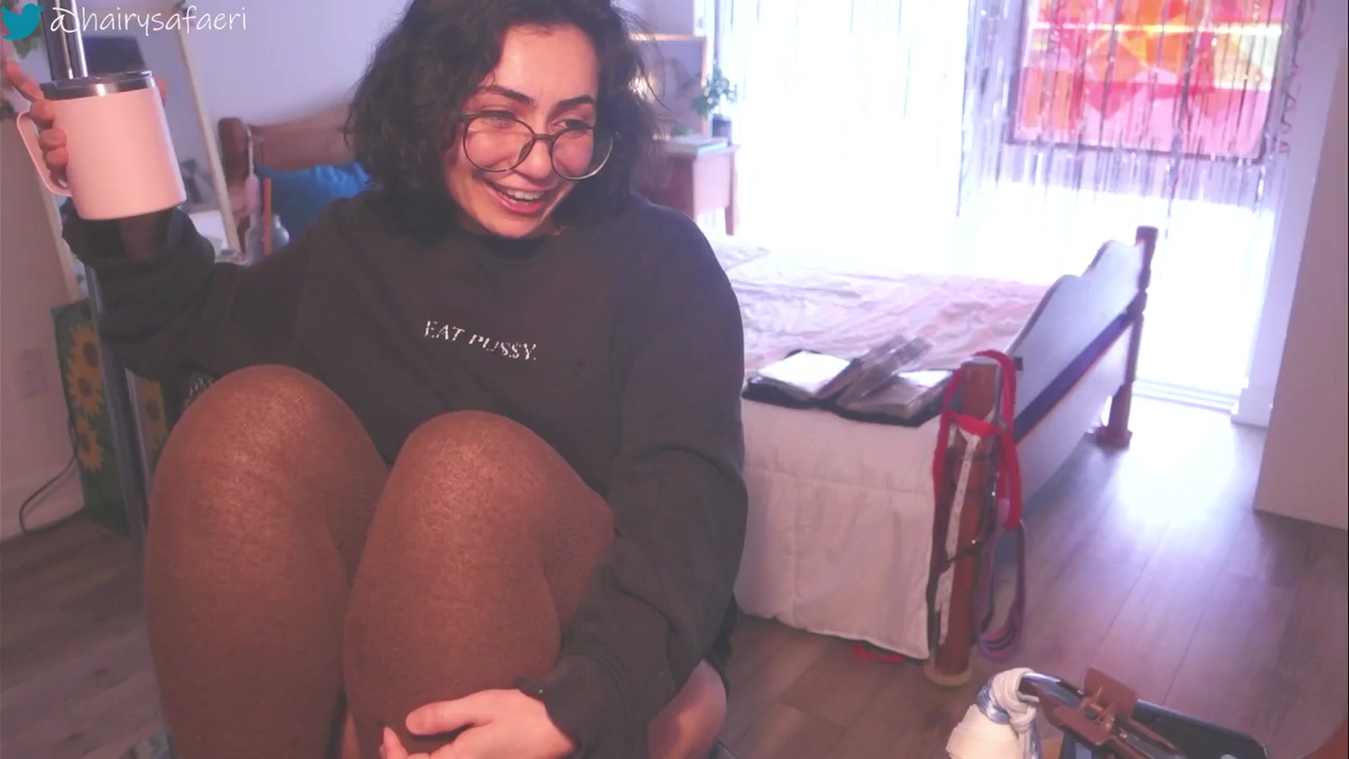 Gallery image thumbnail from HairySafaeri's myfreecams stream on, 04/16/2025, 15:09 image 18 of 20