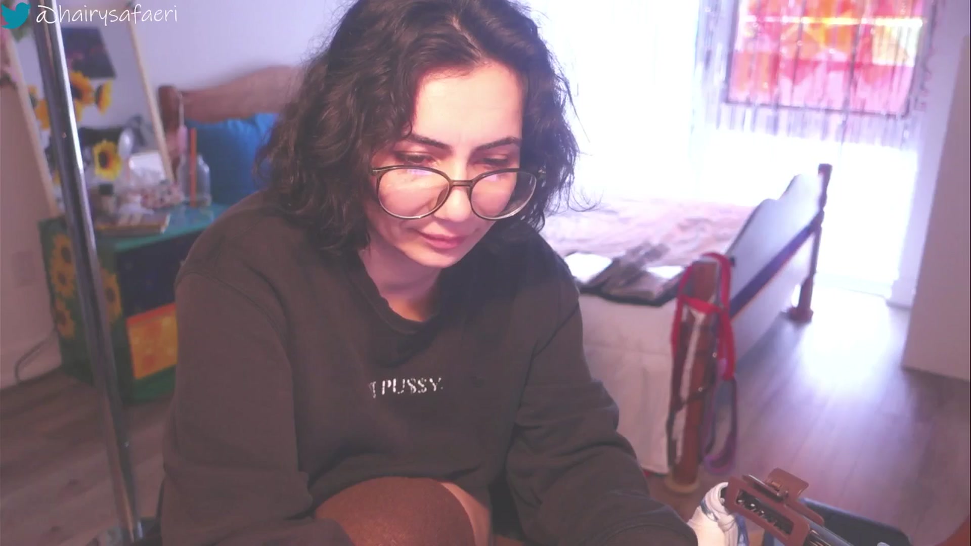 Gallery image thumbnail from HairySafaeri's myfreecams stream on, 04/16/2025, 15:09 image 14 of 20