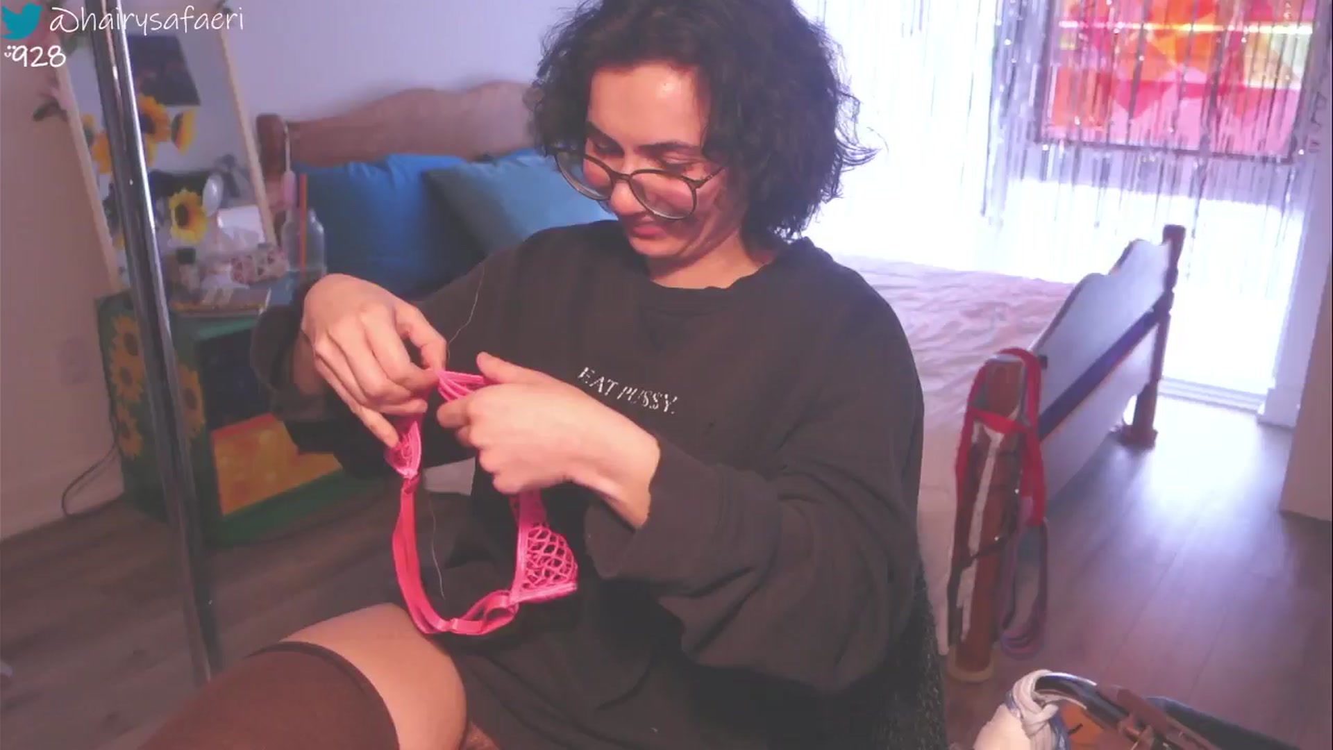 Gallery image thumbnail from HairySafaeri's myfreecams stream on, 04/16/2025, 16:45 image 12 of 20