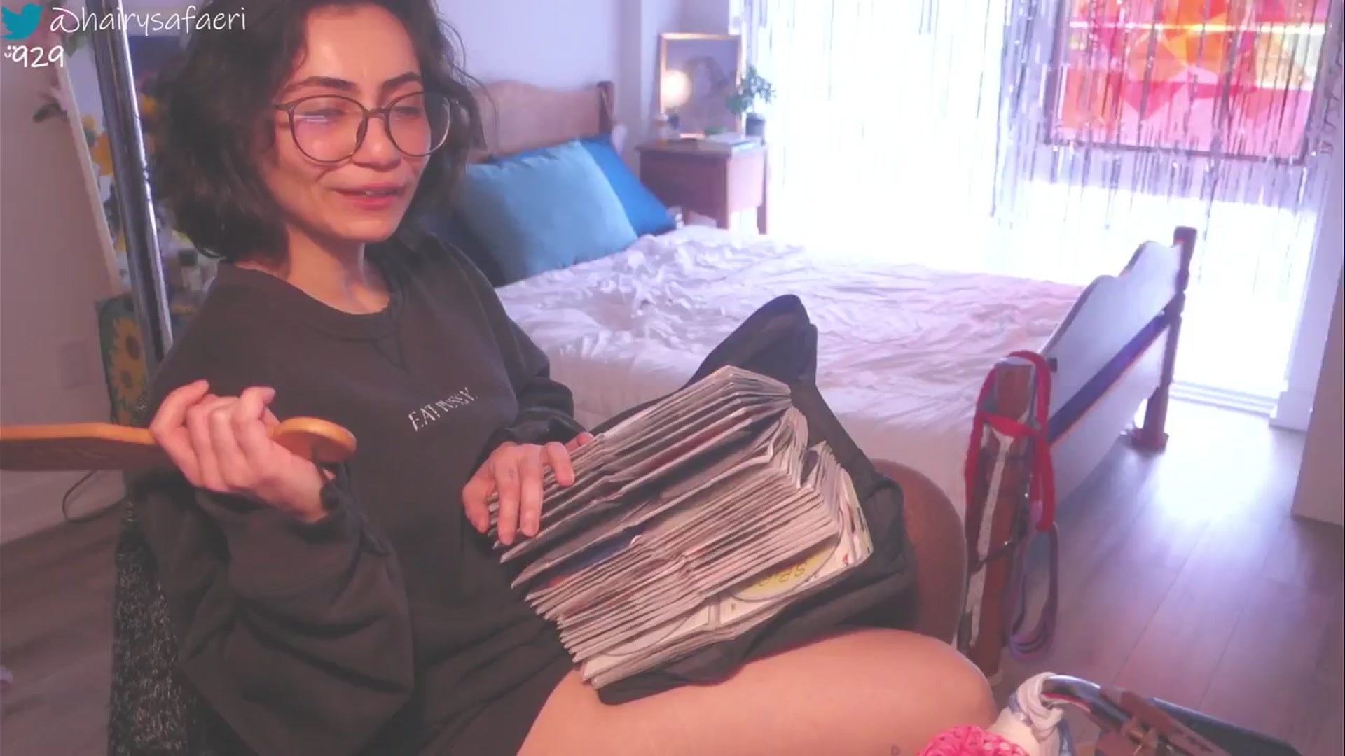 Gallery image thumbnail from HairySafaeri's myfreecams stream on, 04/16/2025, 16:45 image 7 of 20