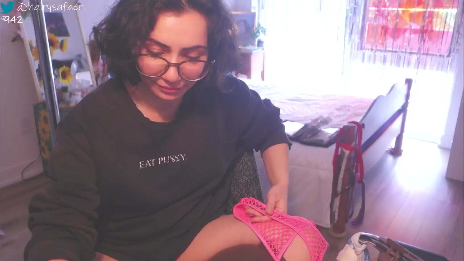 Gallery image thumbnail from HairySafaeri's myfreecams stream on, 04/16/2025, 16:45 image 1 of 20