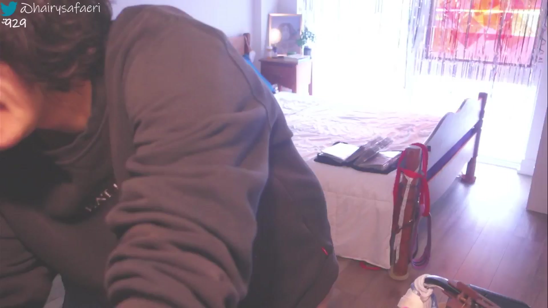 Gallery image thumbnail from HairySafaeri's myfreecams stream on, 04/16/2025, 16:45 image 6 of 20