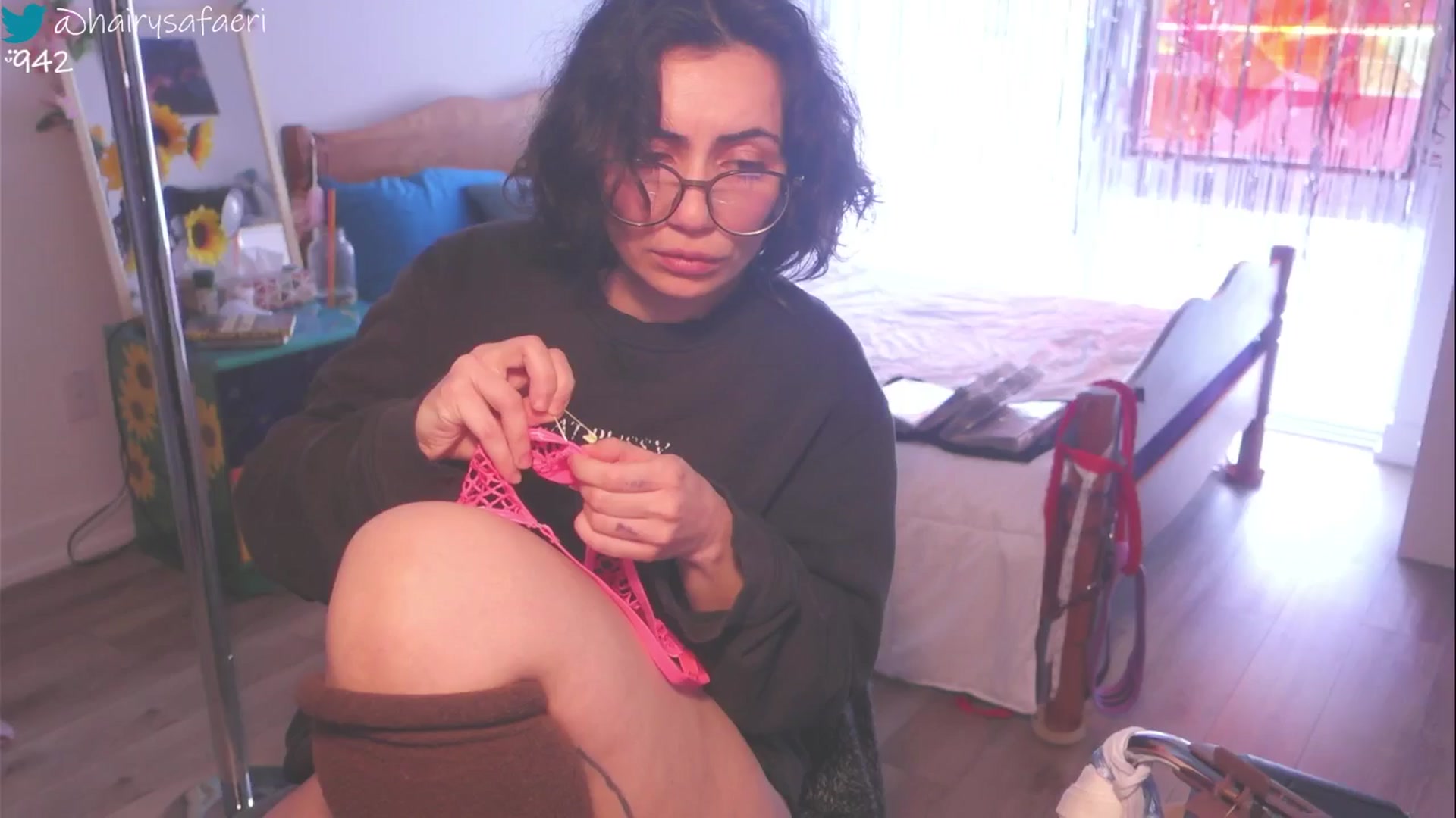 Gallery image thumbnail from HairySafaeri's myfreecams stream on, 04/16/2025, 16:45 image 2 of 20