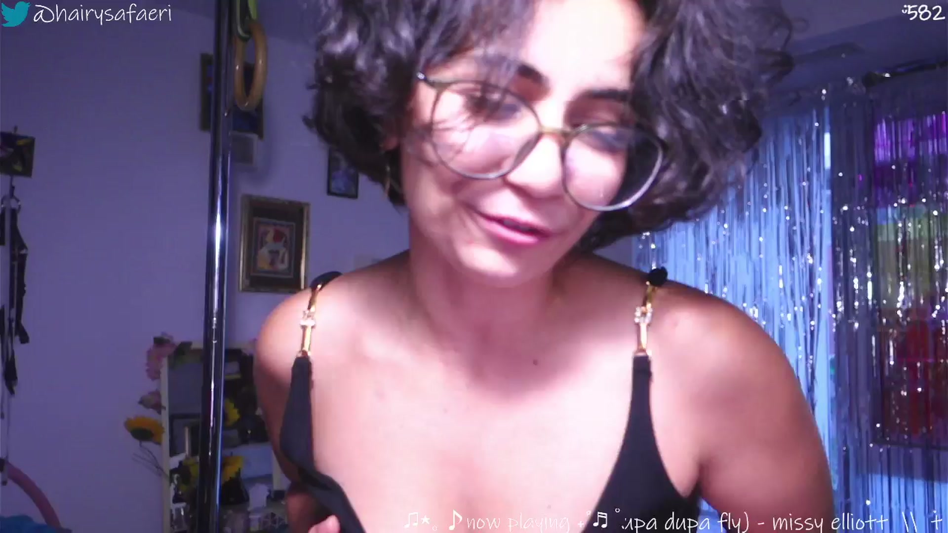 Gallery image thumbnail from HairySafaeri's myfreecams stream on, 08/16/2025, 24:18 image 18 of 20