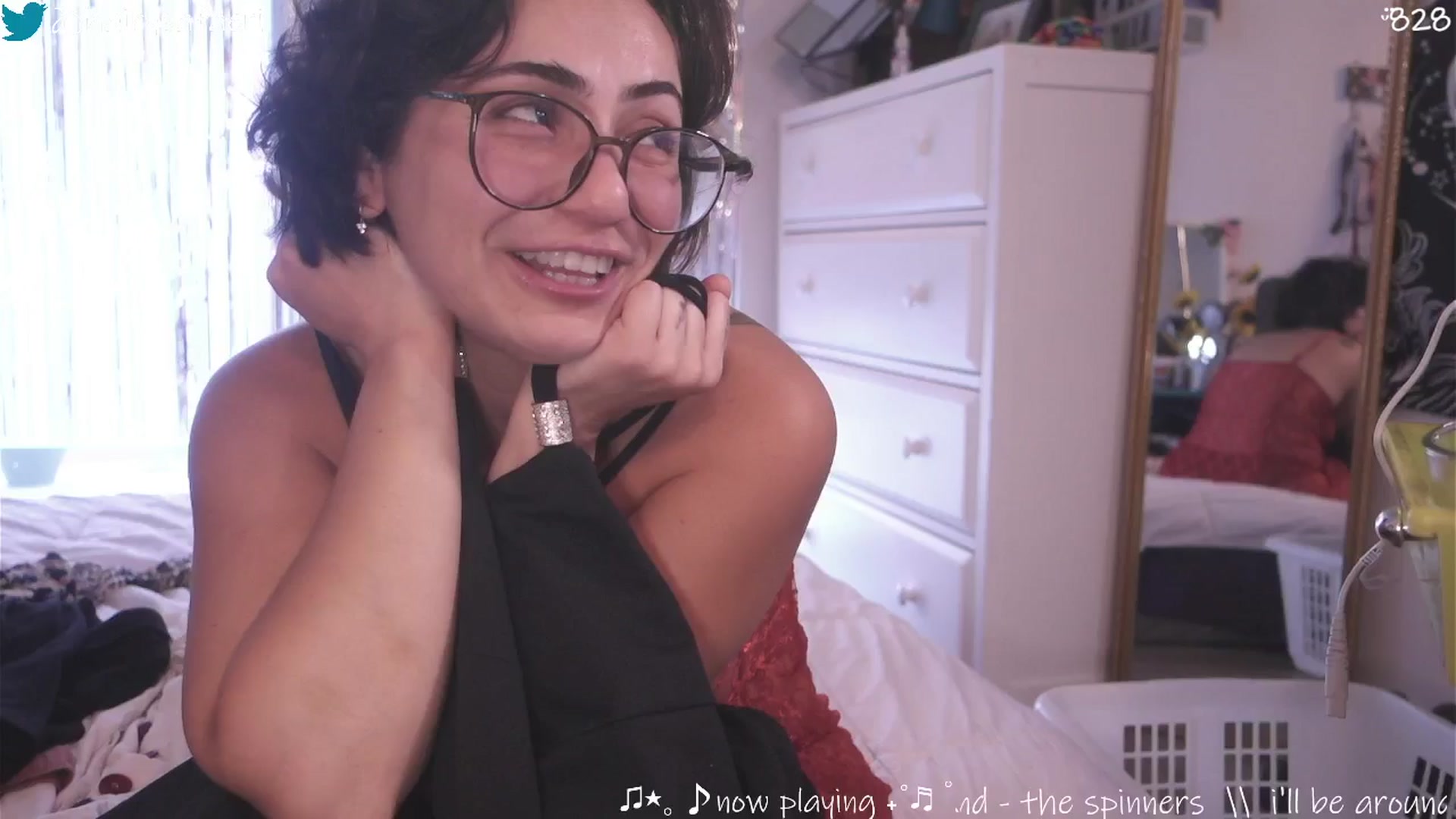 Gallery image thumbnail from HairySafaeri's myfreecams stream on, 08/28/2025, 21:49 image 15 of 20