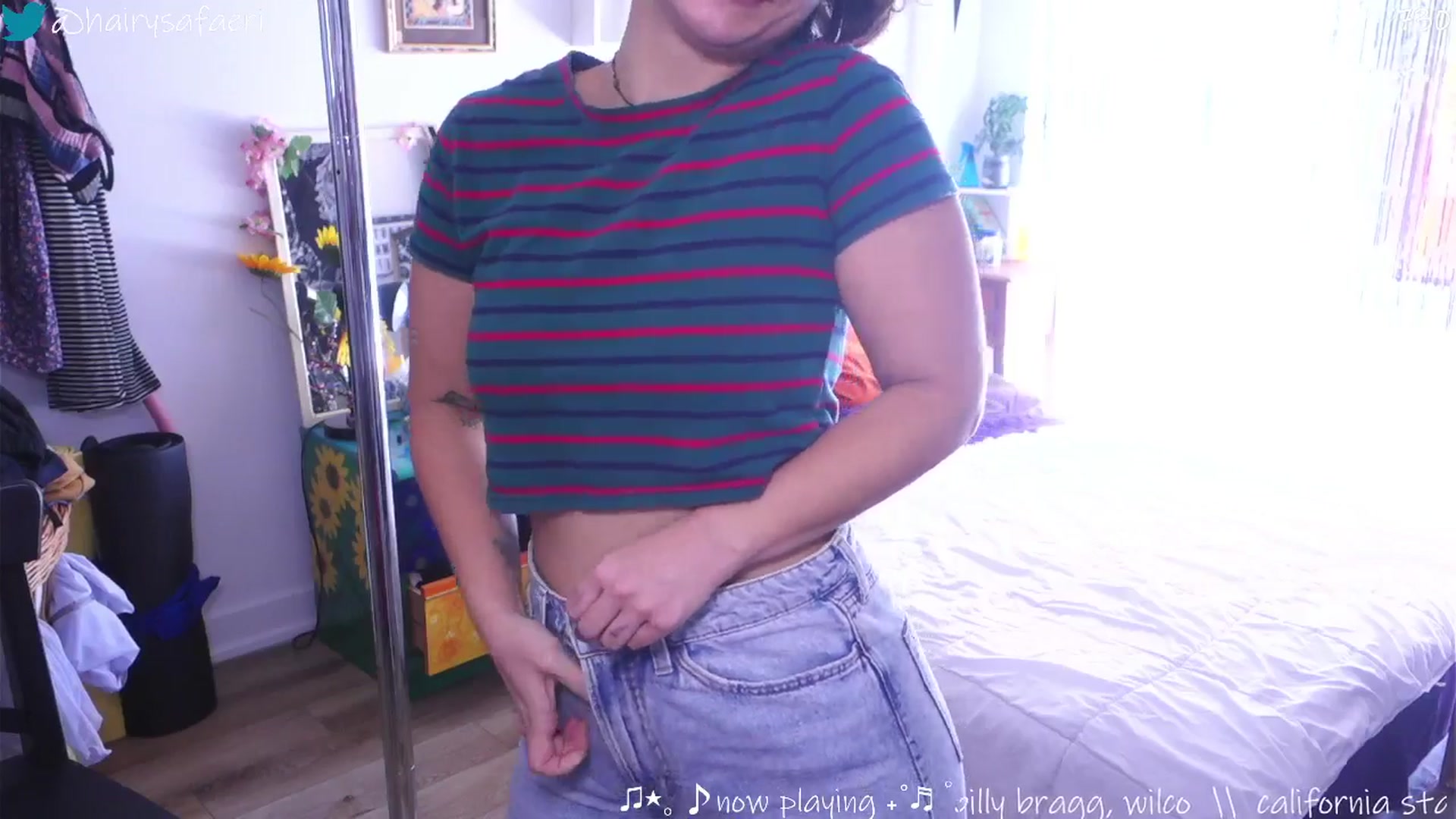 Gallery image thumbnail from HairySafaeri's myfreecams stream on, 09/10/2025, 18:14 image 17 of 20